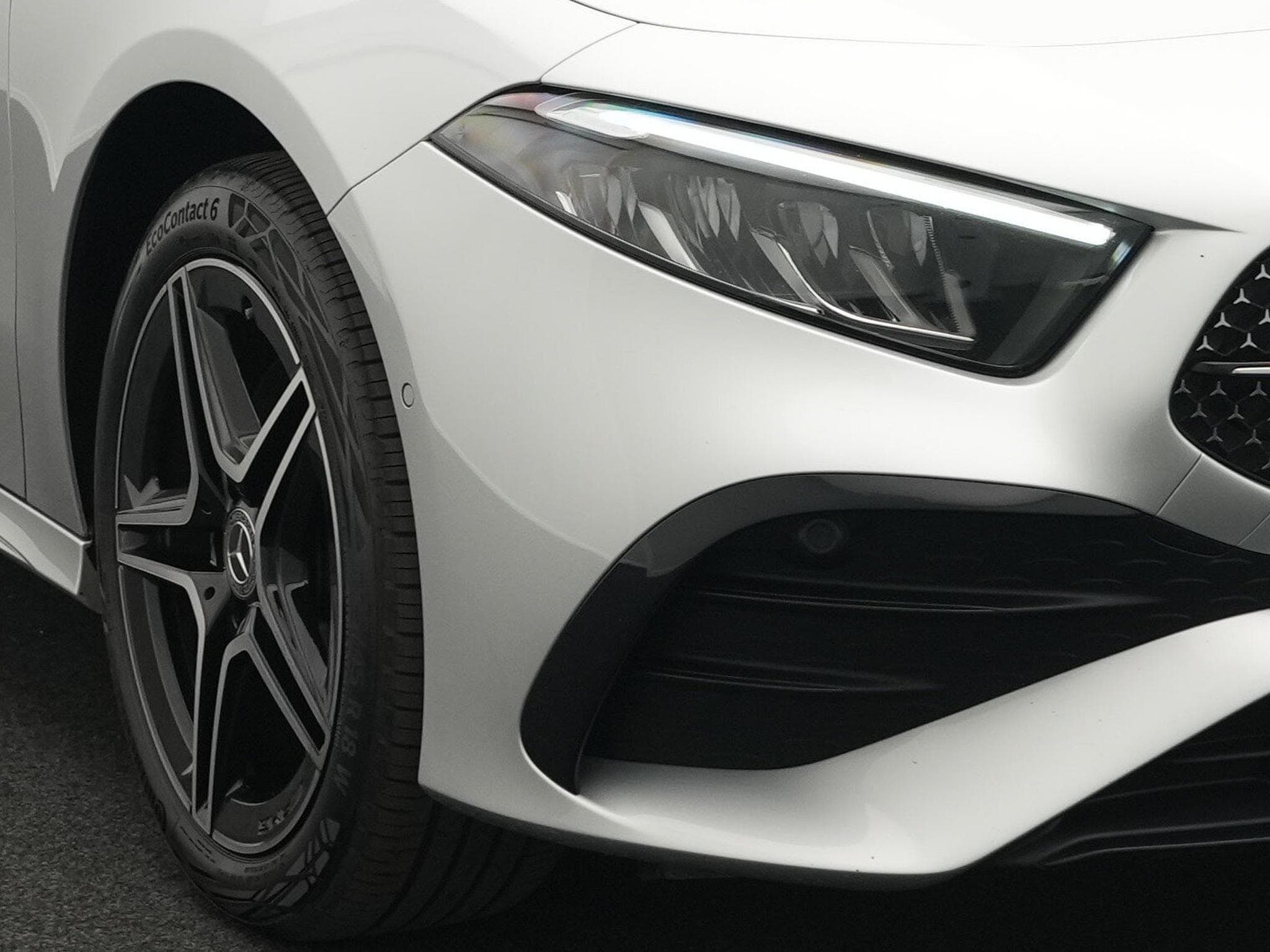 Mercedes A 250 e AMG-Line LED+Kamera+Night+Ambi (2023) - Foto 9