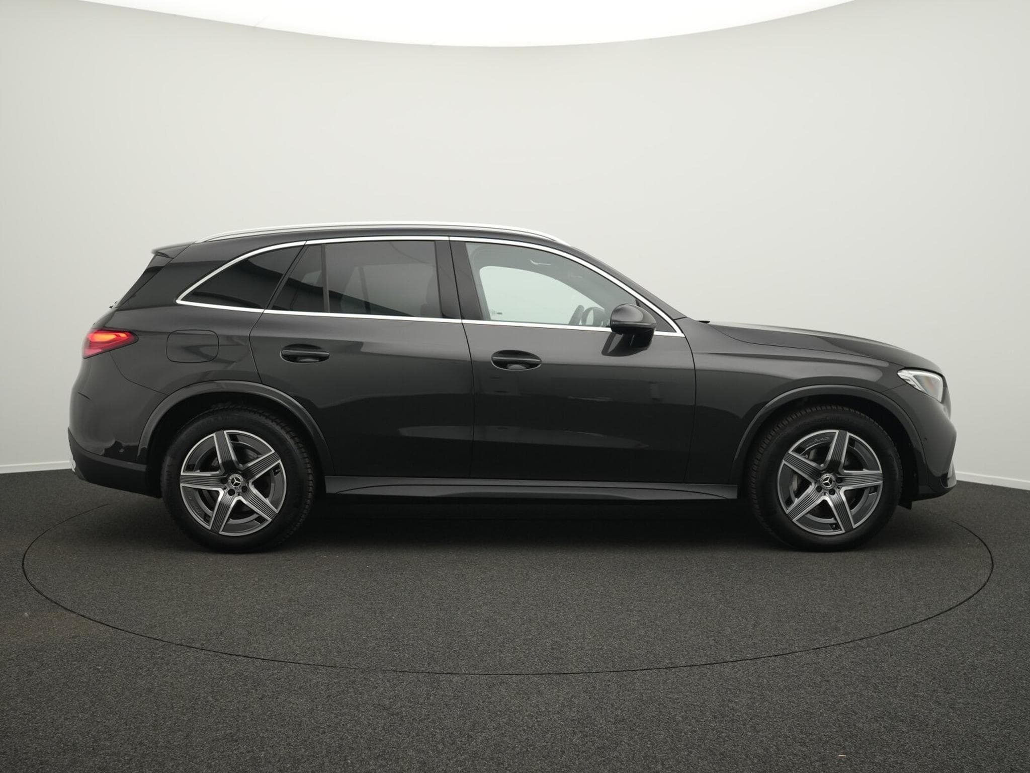 Mercedes GLC 300 d 4MATIC AMG-Line LED+AHK+Memo+Kamera (2025) - Foto 5