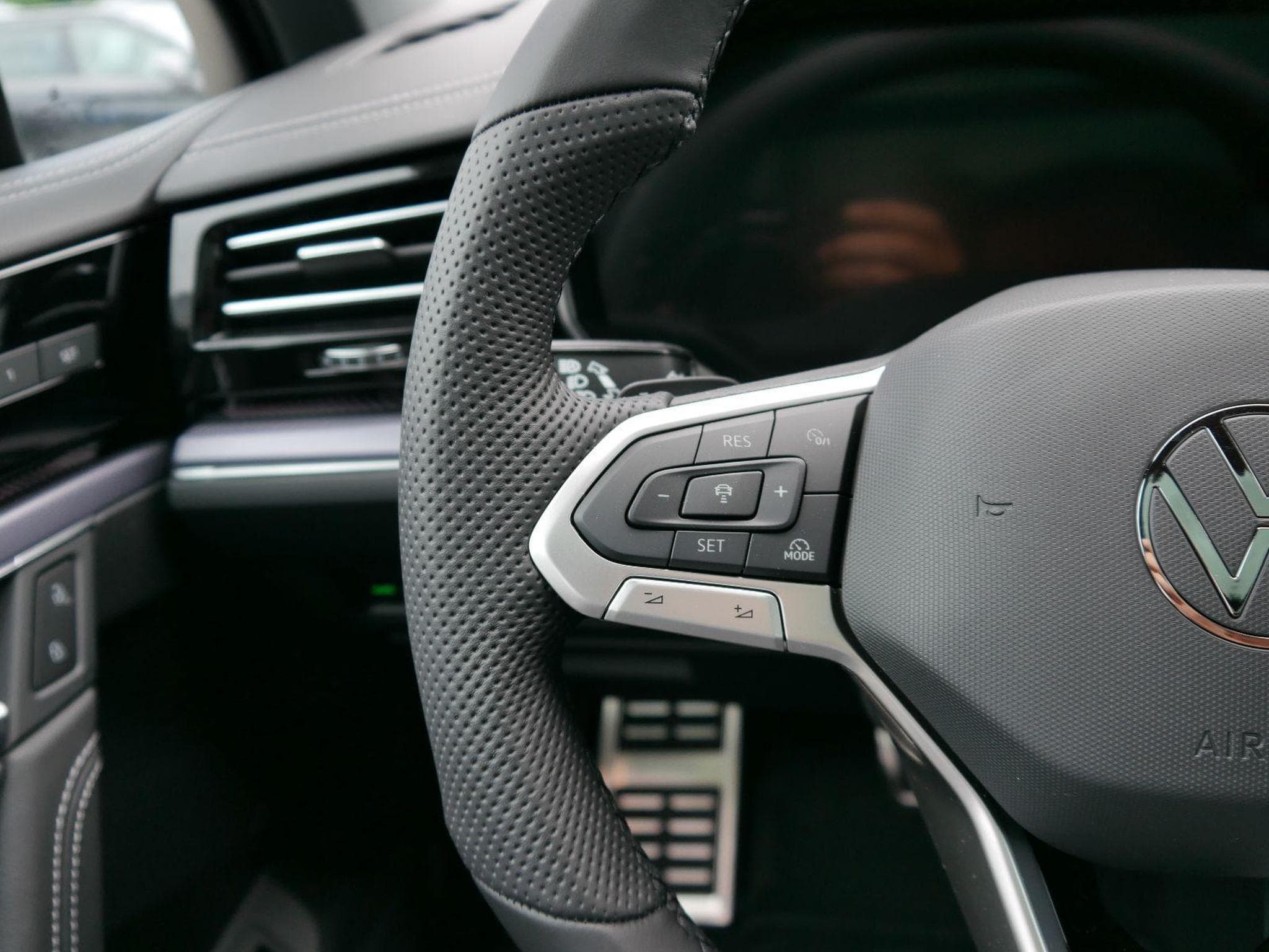 VW Touareg FINAL-EDITION (2026) - Photo 12