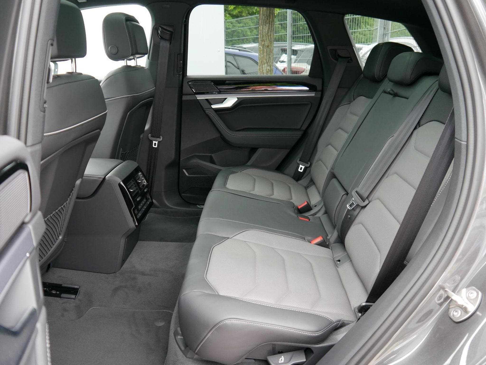 VW Touareg FINAL-EDITION (2026) - Photo 7