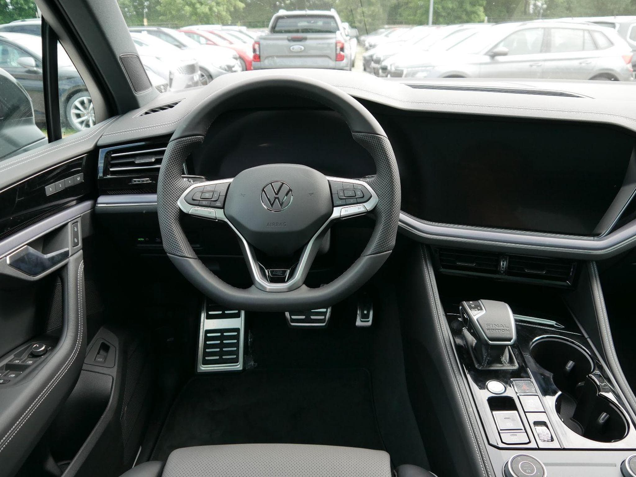 VW Touareg FINAL-EDITION (2026) - Photo 12