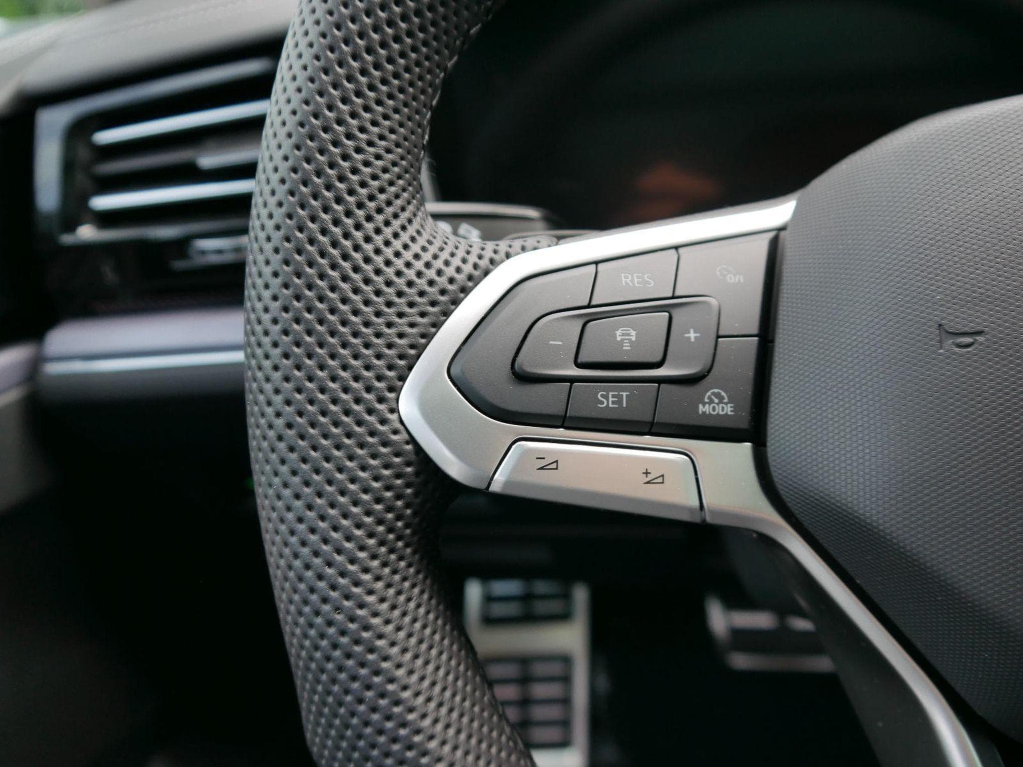 VW Touareg FINAL-EDITION (2026) - Photo 14