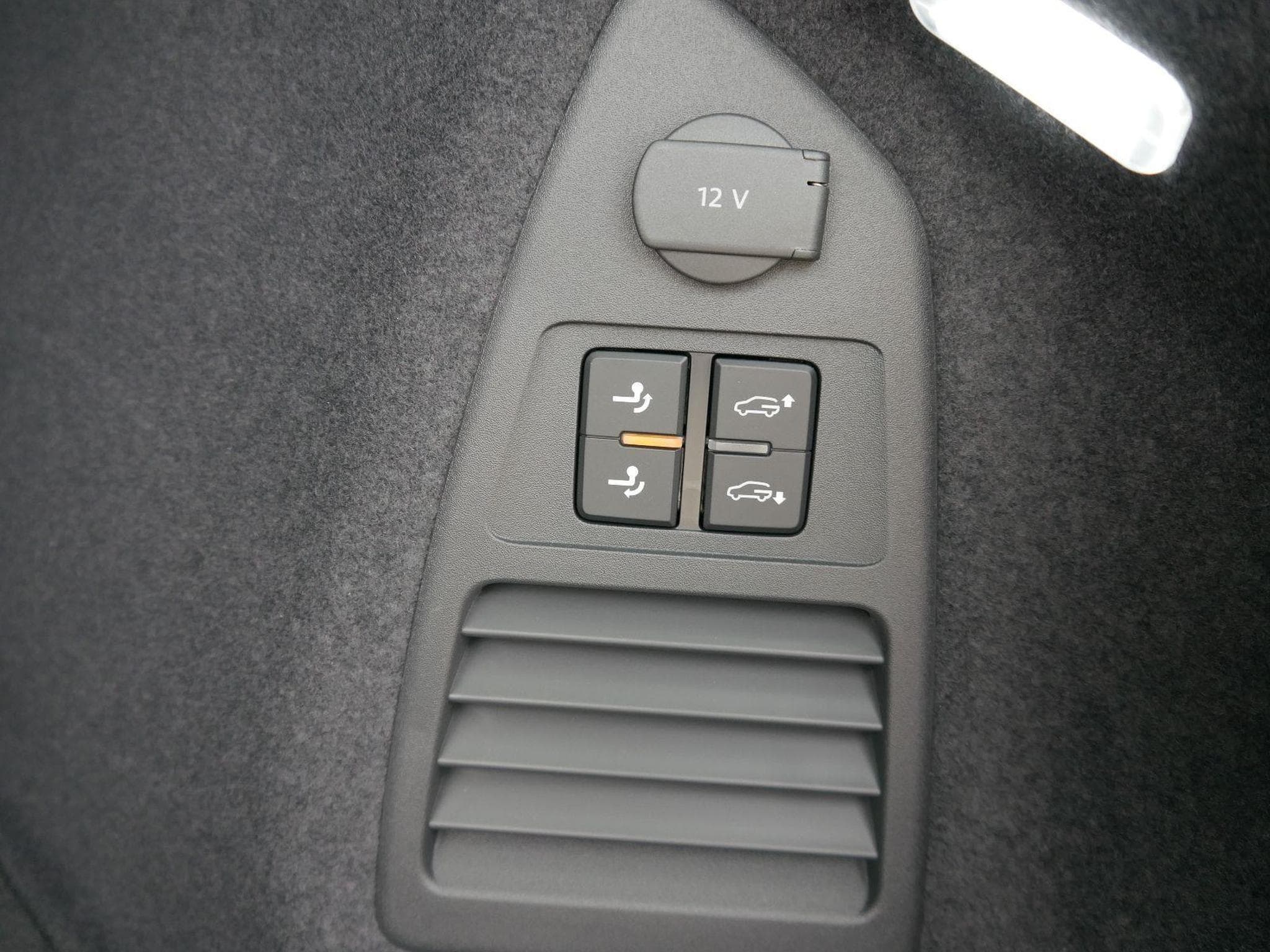 VW Touareg FINAL-EDITION (2026) - Photo 8