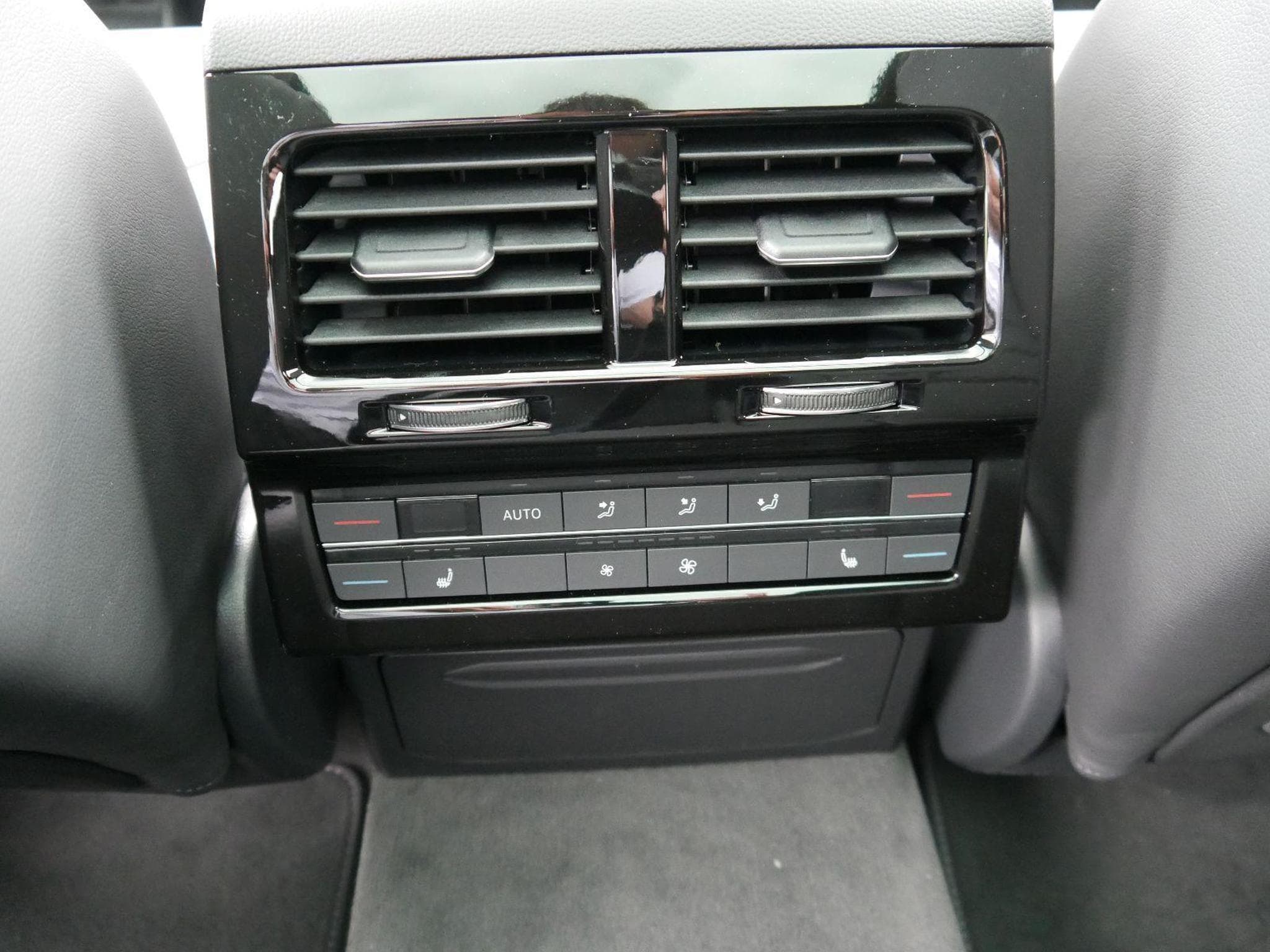VW Touareg FINAL-EDITION (2026) - Photo 9