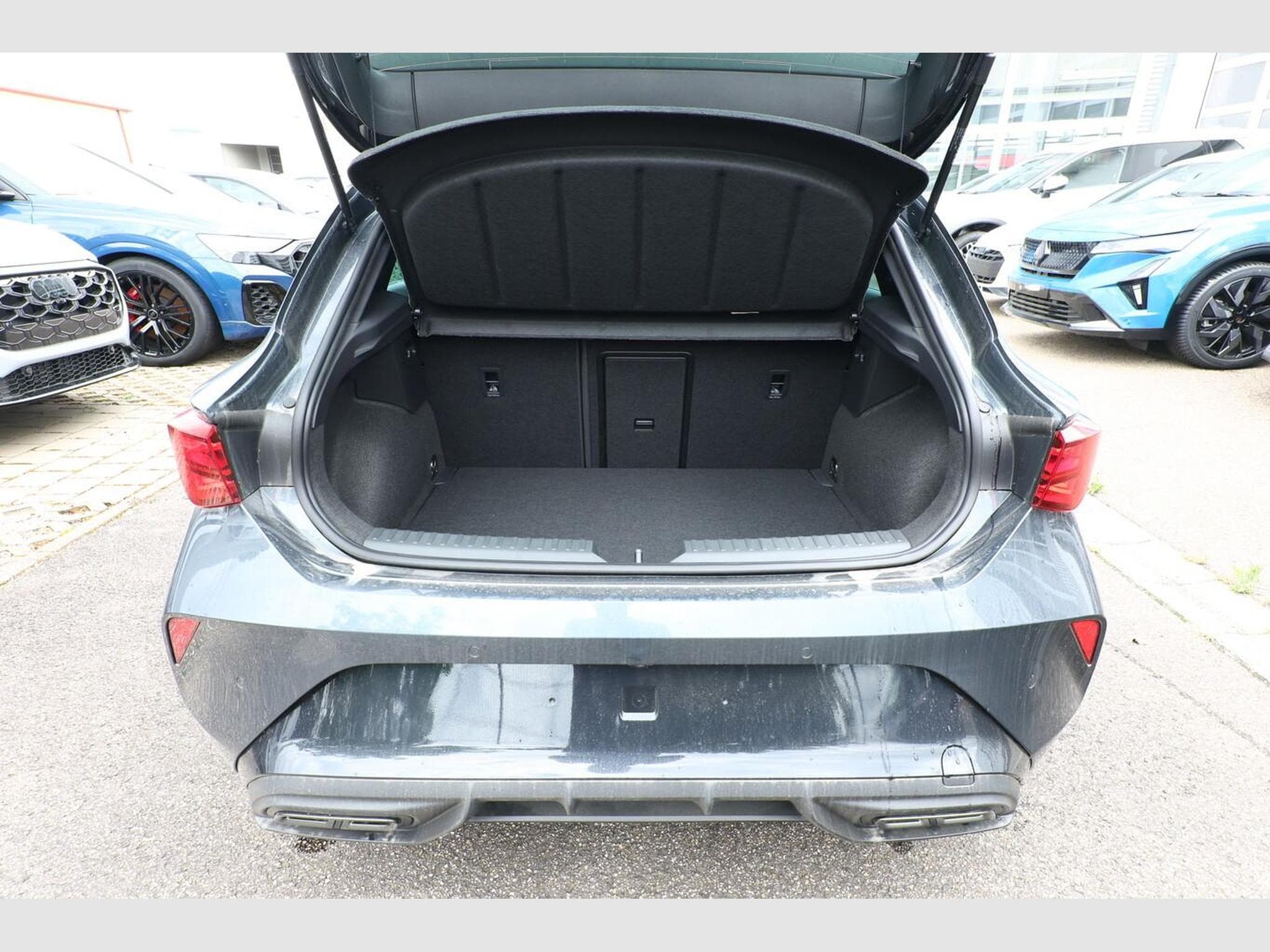 Cupra Leon DSG IntelliD Nav (2026) - Photo 11