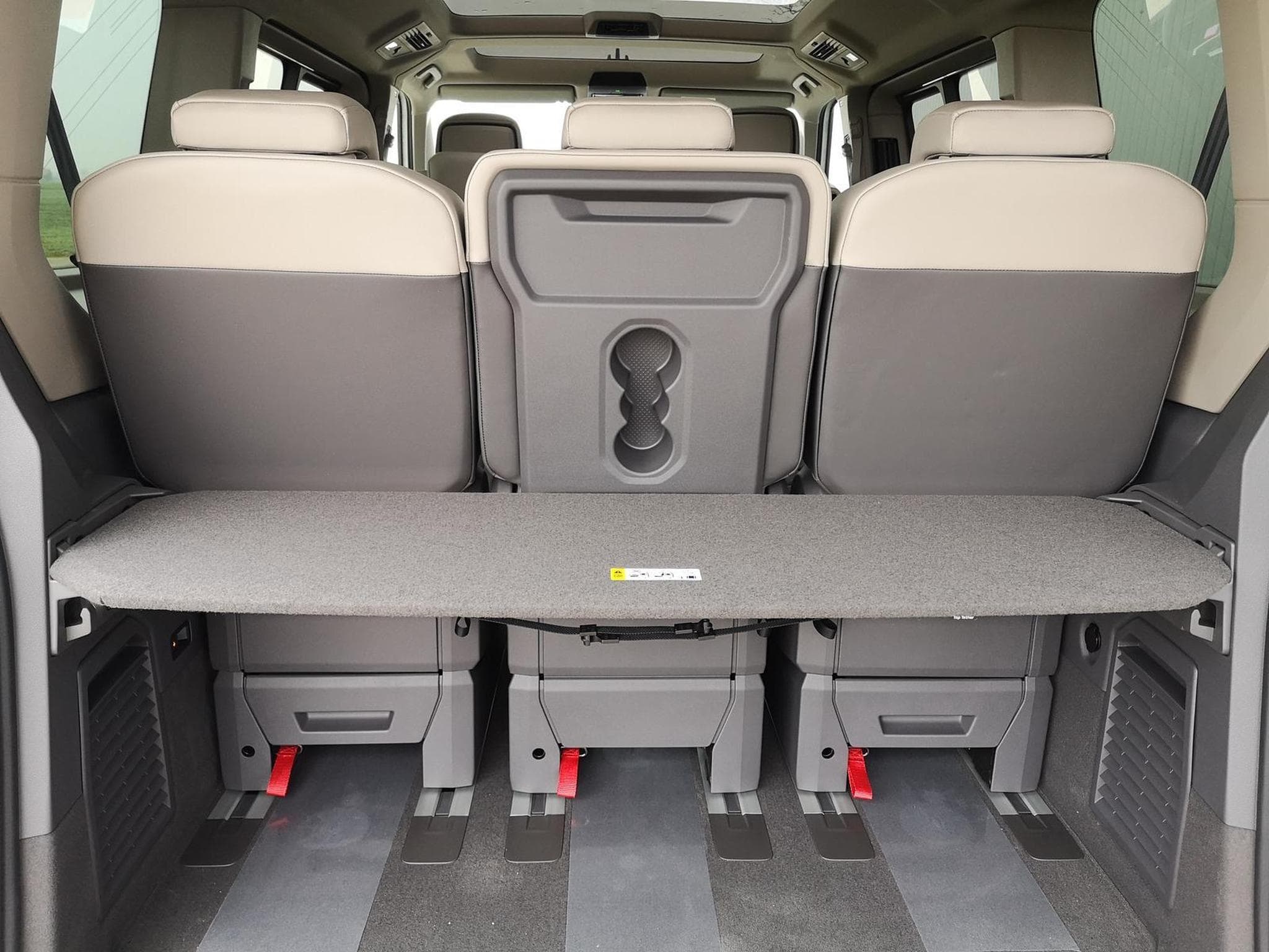VW T7 Edition (2026) - Photo 11