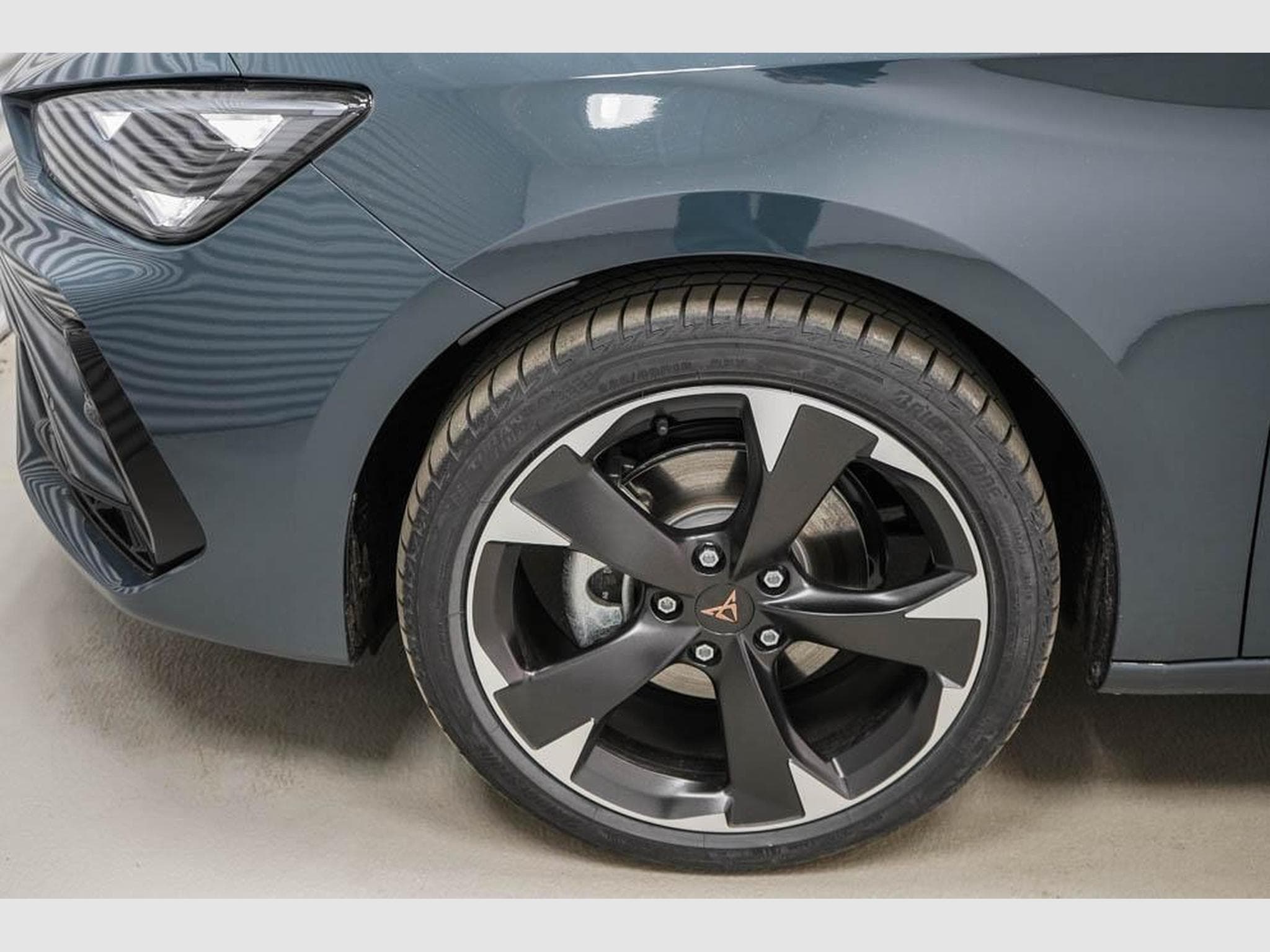 Cupra Leon ST 1,5 eTSI (2026) - Photo 4