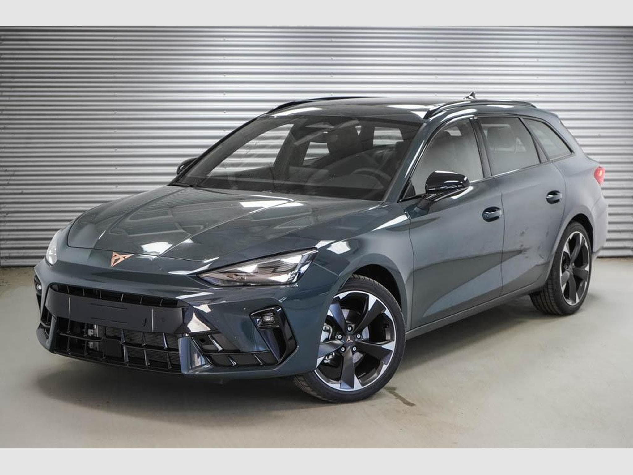 Cupra Leon ST 1,5 eTSI (2026) - Photo 1