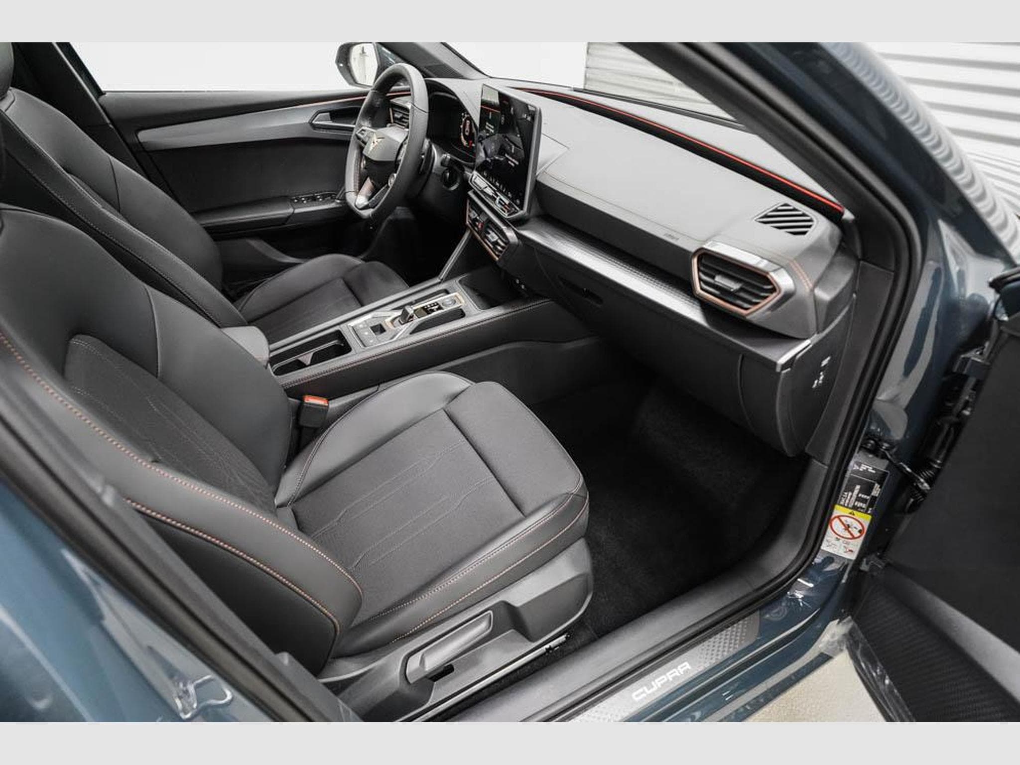 Cupra Leon ST 1,5 eTSI (2026) - Photo 19