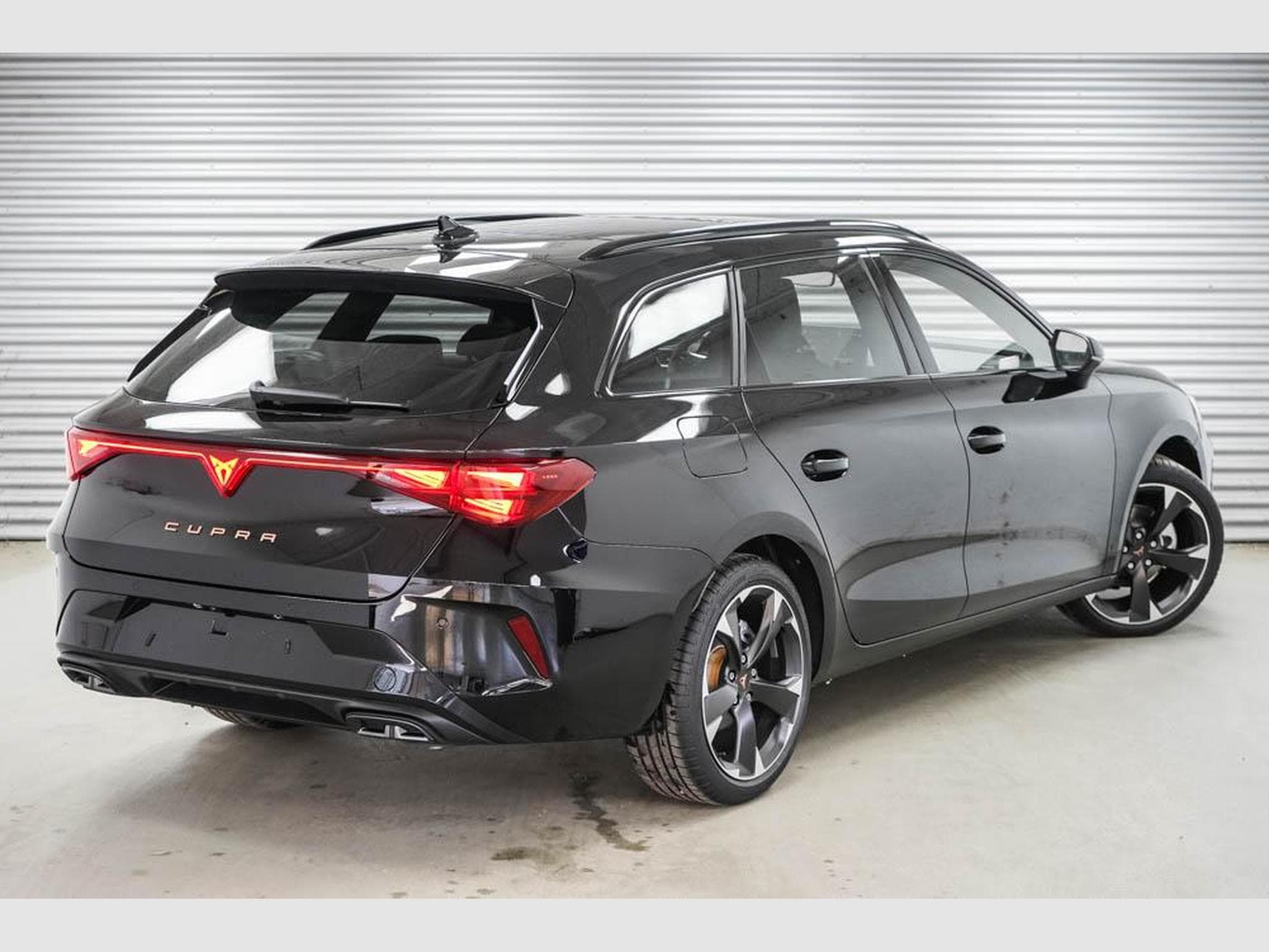 Cupra Leon ST 1,5 eTSI (2026) - Photo 3