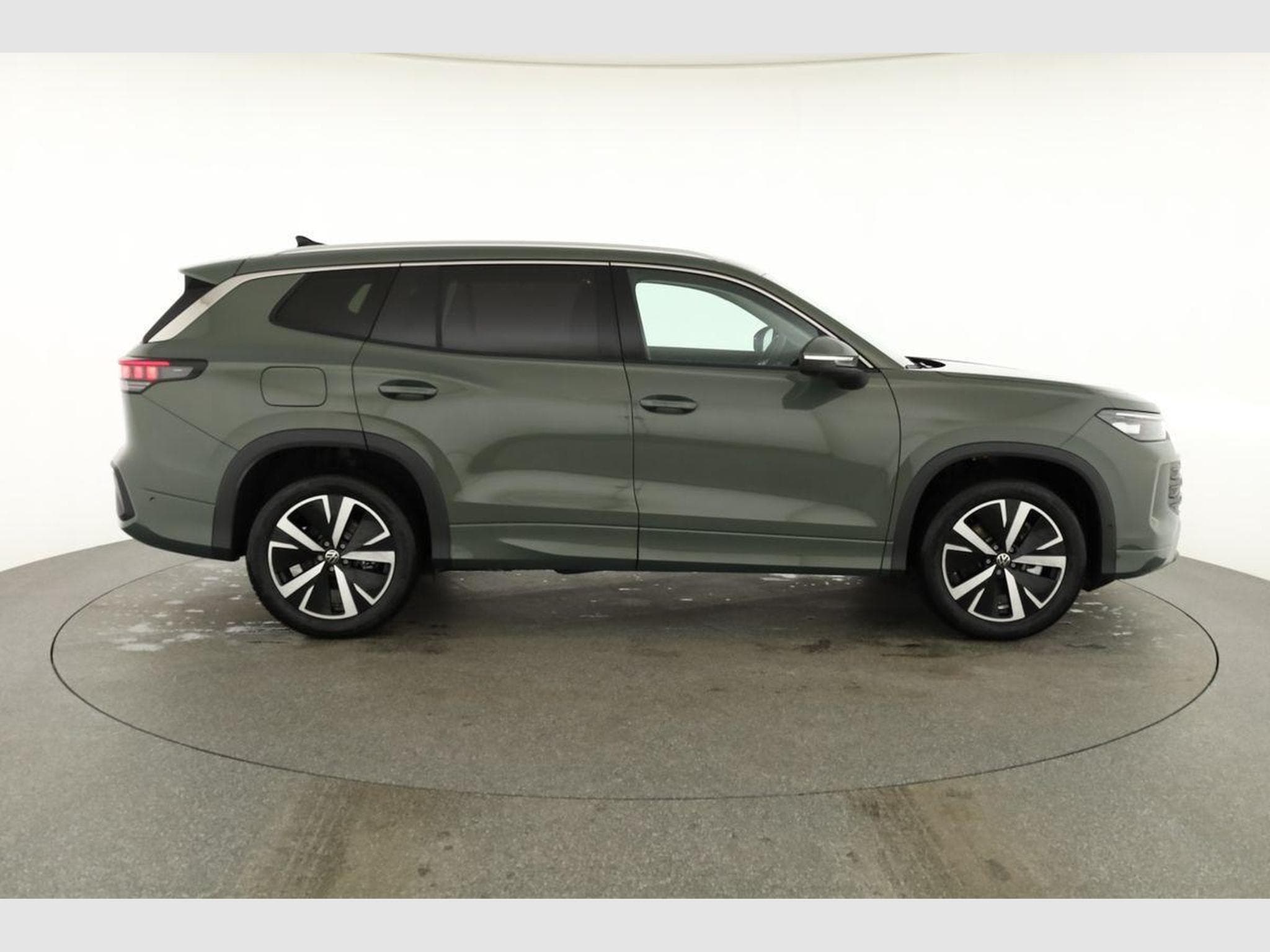 VW Tayron 1.5 TSI eHybrid 150 kW Life (2025) - Photo 23