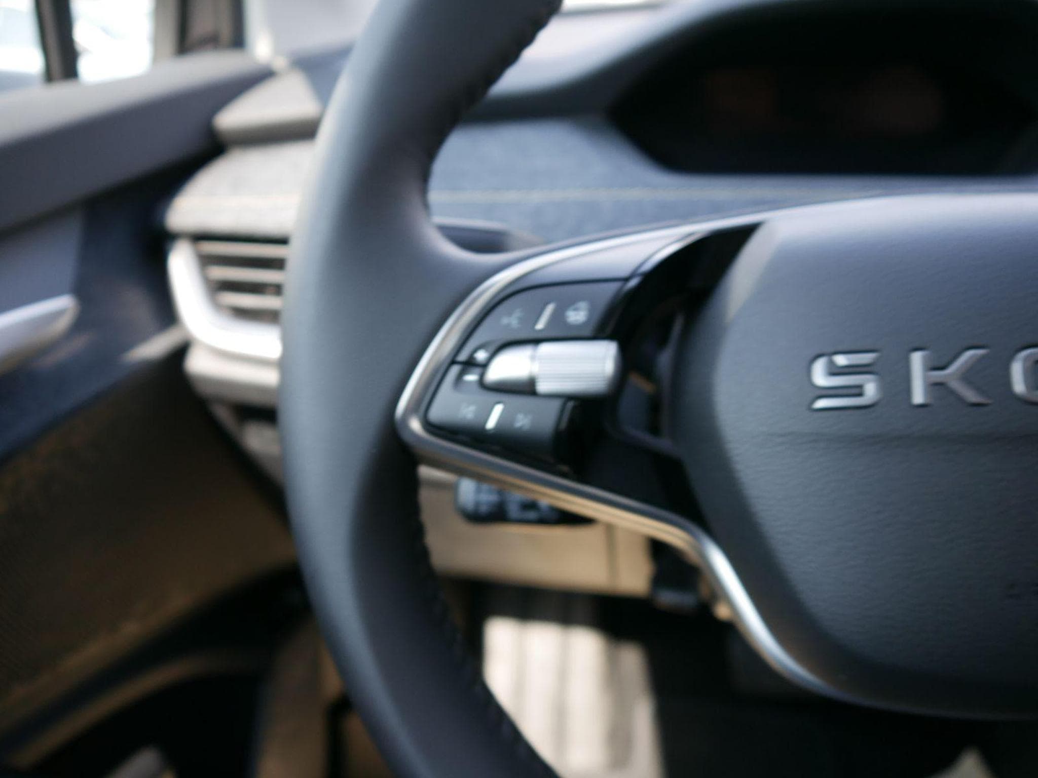 Skoda Elroq 60*ACC*PDC*LED*SHZ*KAMERA*TEMPOMAT*KLIMA*SMARTLINK*EL-HECKKL (2026) - Photo 11