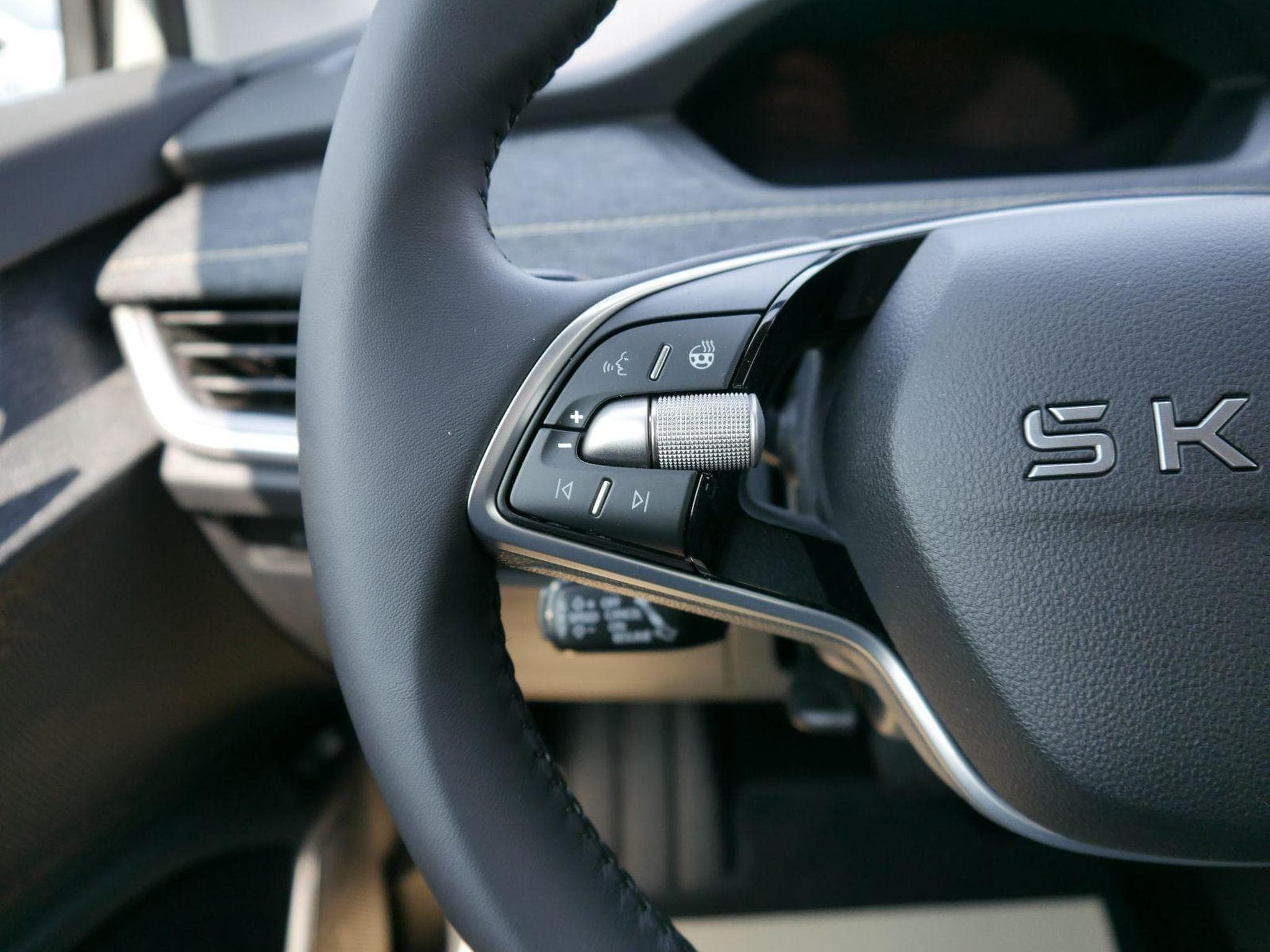 Skoda Elroq 60*ACC*PDC*LED*SHZ*KAMERA*TEMPOMAT*KLIMA*SMARTLINK*EL-HECKKL (2026) - Photo 13