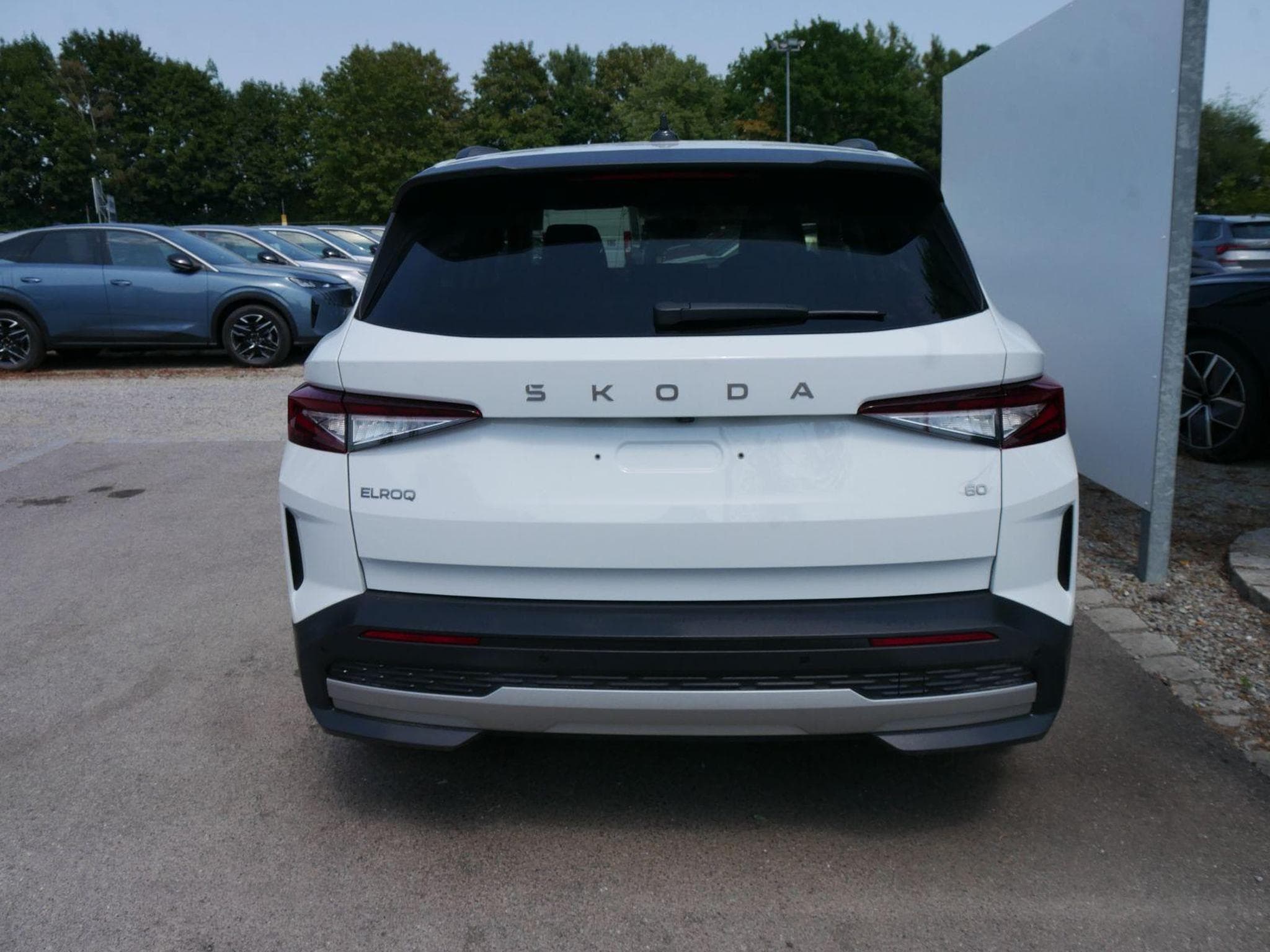 Skoda Elroq 60*ACC*PDC*LED*SHZ*KAMERA*TEMPOMAT*KLIMA*SMARTLINK*EL-HECKKL (2026) - Photo 2