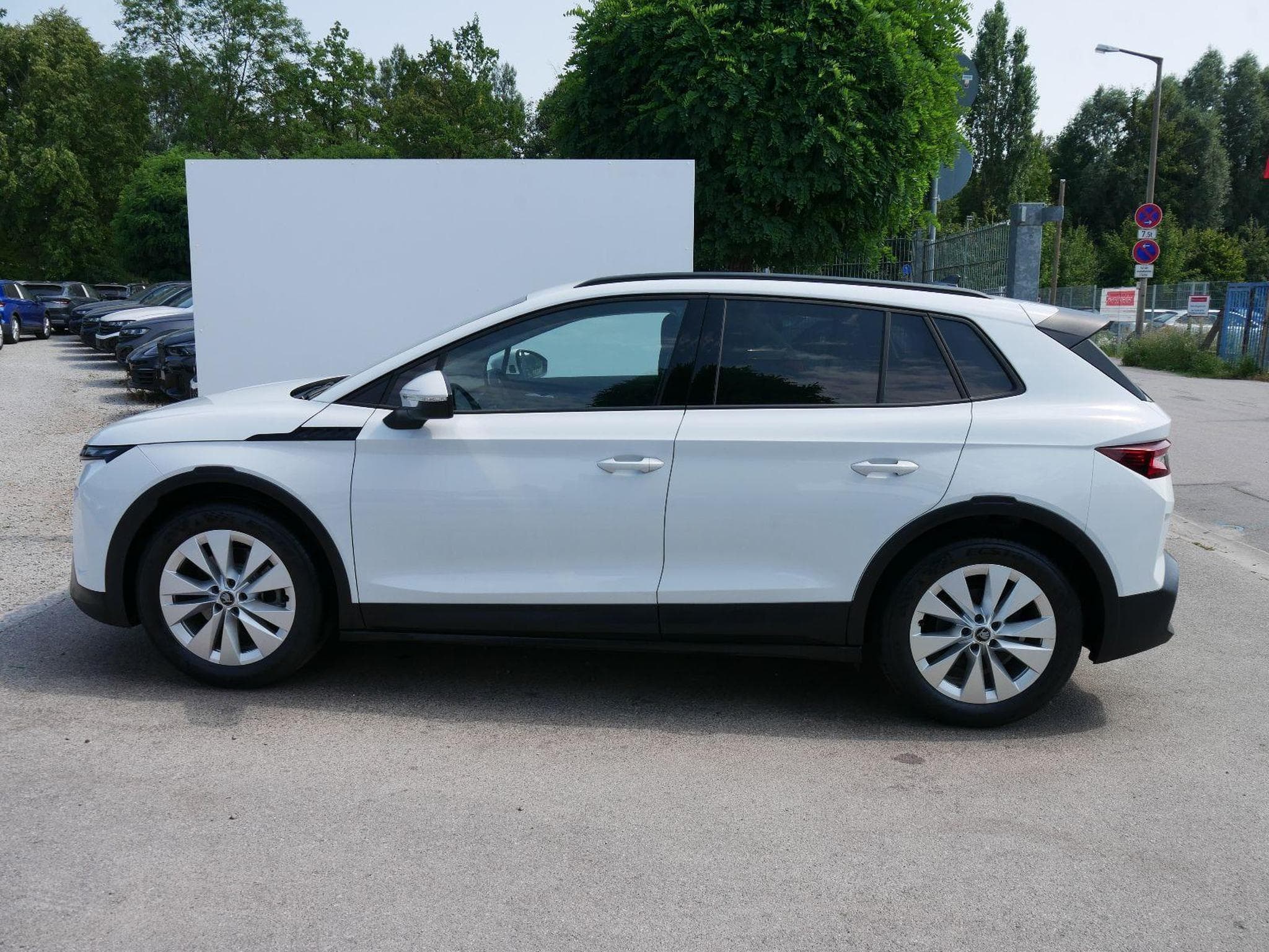Skoda Elroq 60*ACC*PDC*LED*SHZ*KAMERA*TEMPOMAT*KLIMA*SMARTLINK*EL-HECKKL (2026) - Photo 5