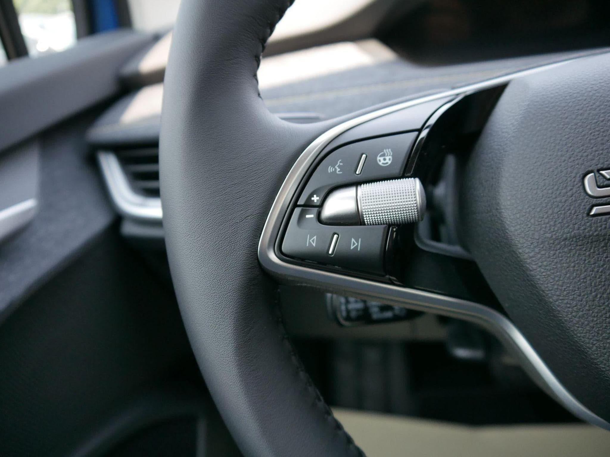 Skoda Elroq 60*ACC*PDC*LED*SHZ*KAMERA*TEMPOMAT*KLIMA*SMARTLINK*EL-HECKKL (2026) - Photo 13