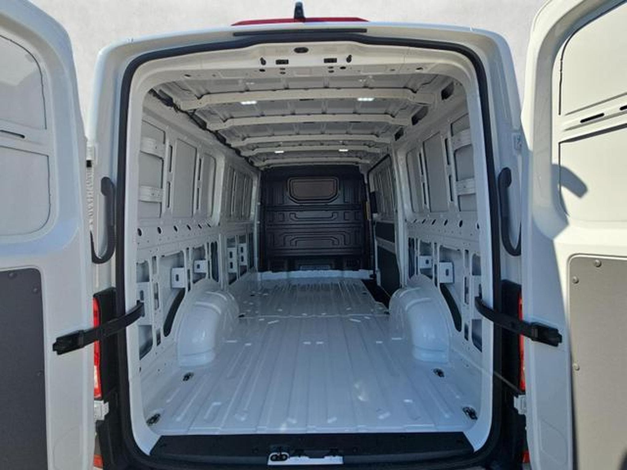 VW Crafter Kasten 35 mittellang FWD (2026) - Foto 14