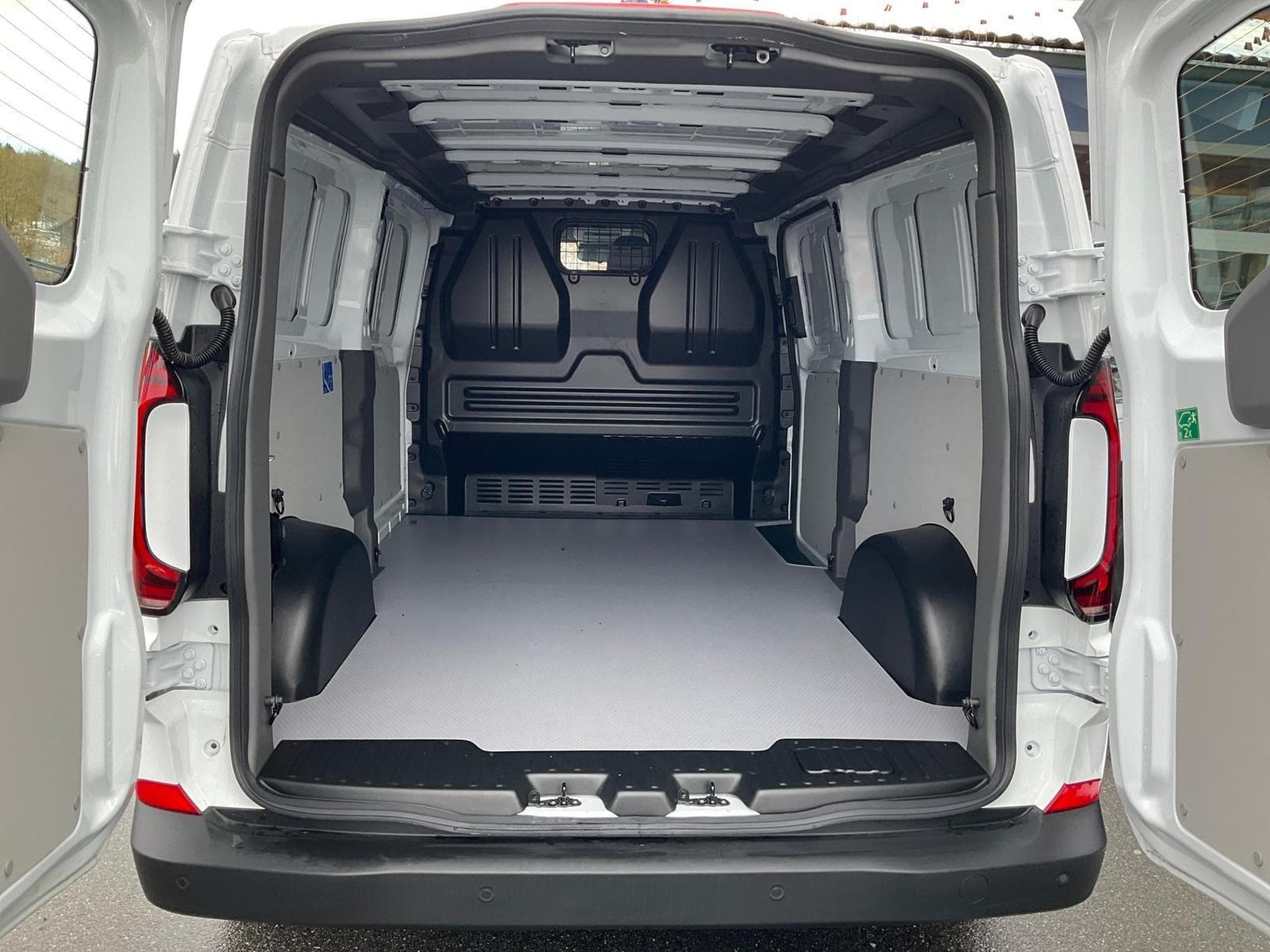 VW T7 Transporter Kaste 2.0 TDI 125 kW LR (2026) - Foto 11