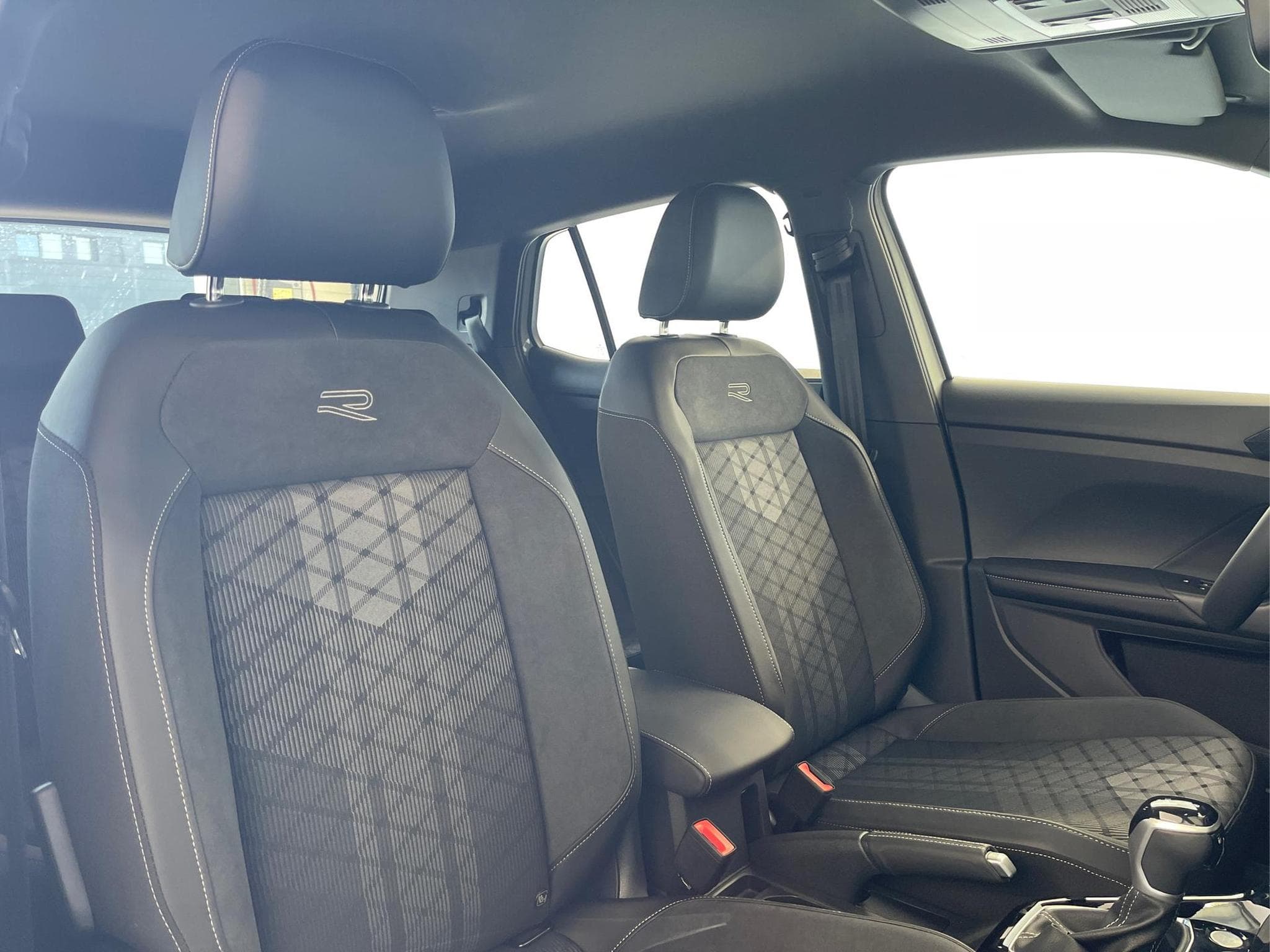VW T-Cross R-Line (2026) - Photo 13