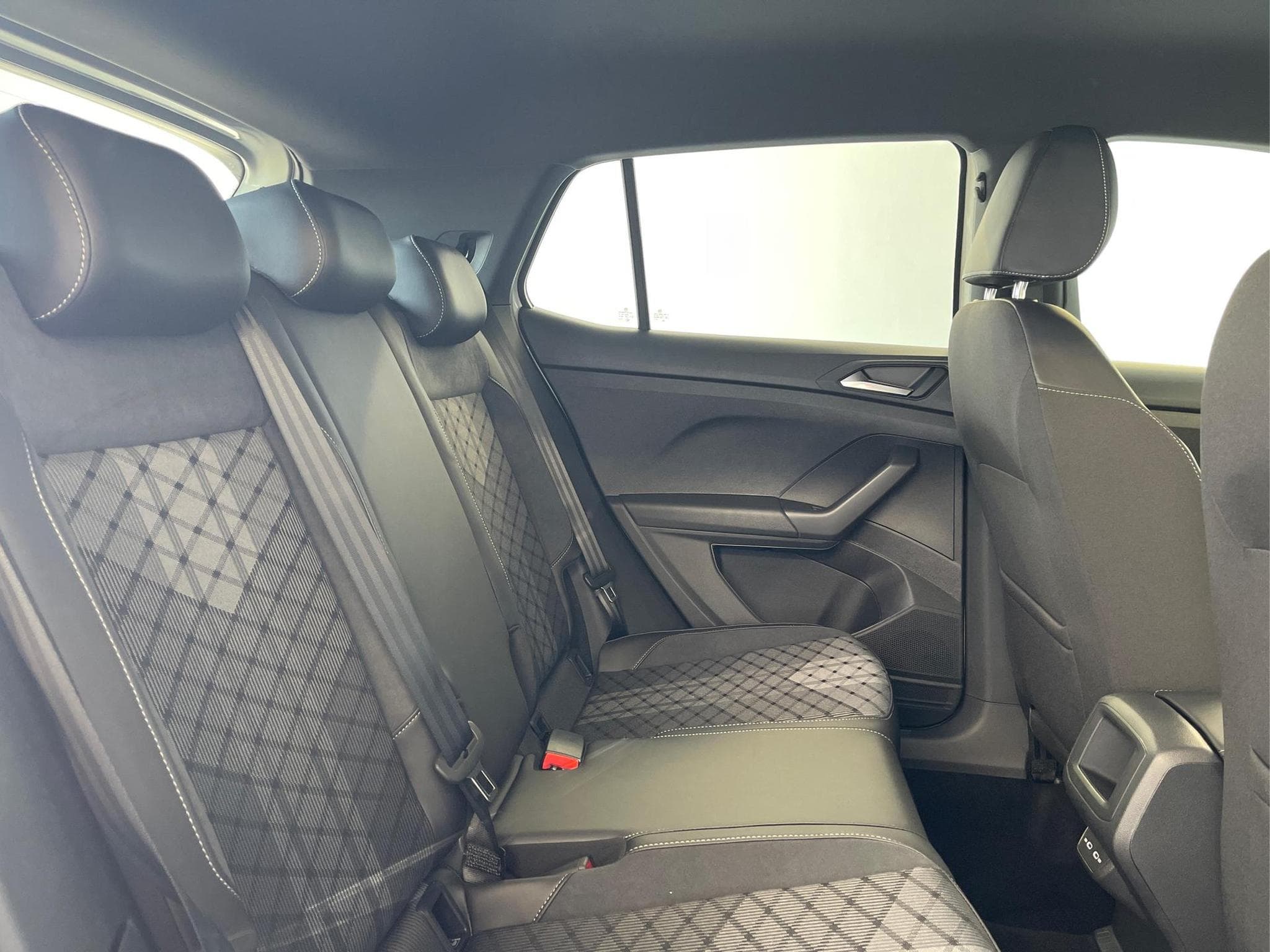 VW T-Cross R-Line (2026) - Photo 15