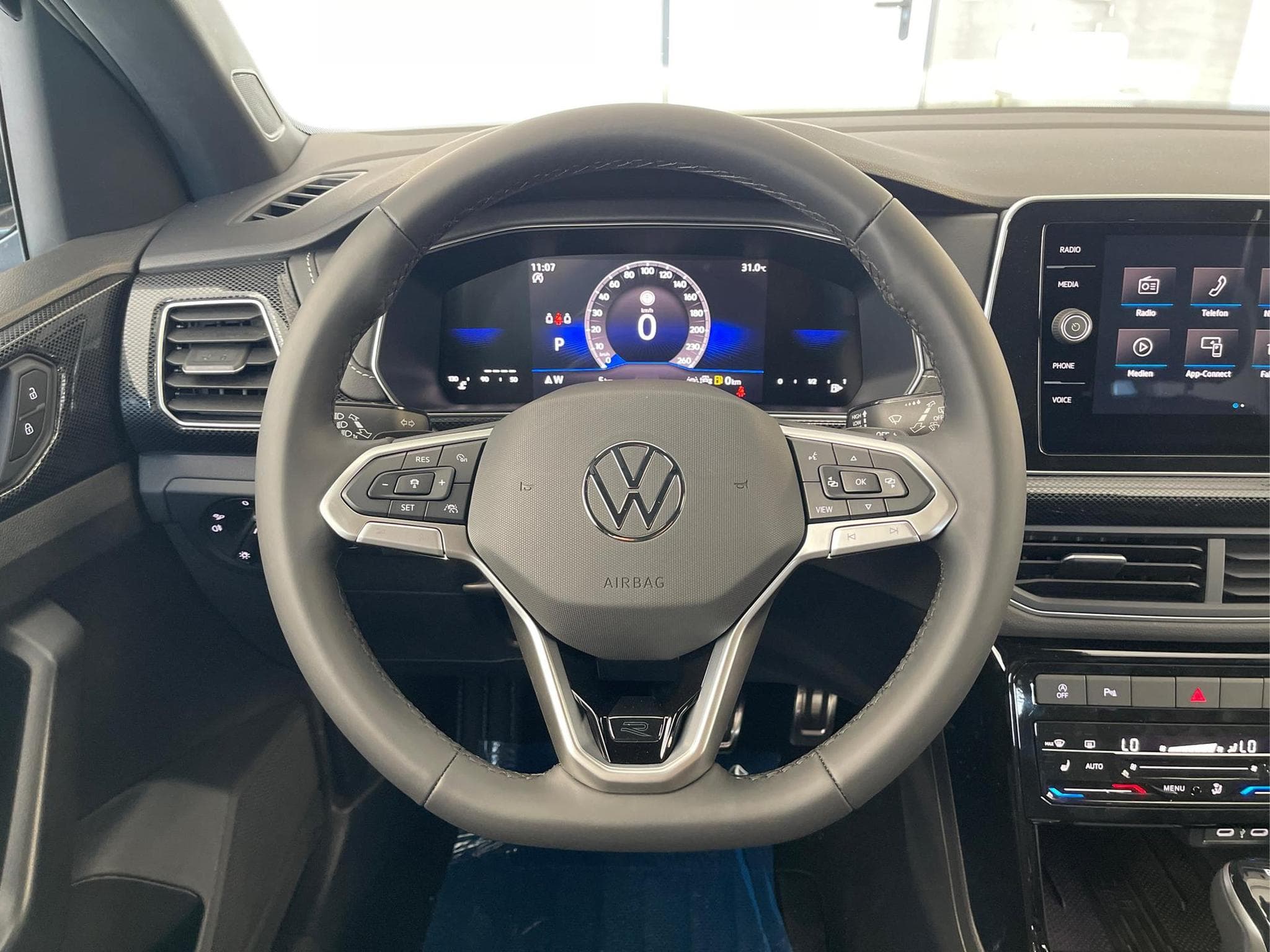 VW T-Cross R-Line (2026) - Photo 8