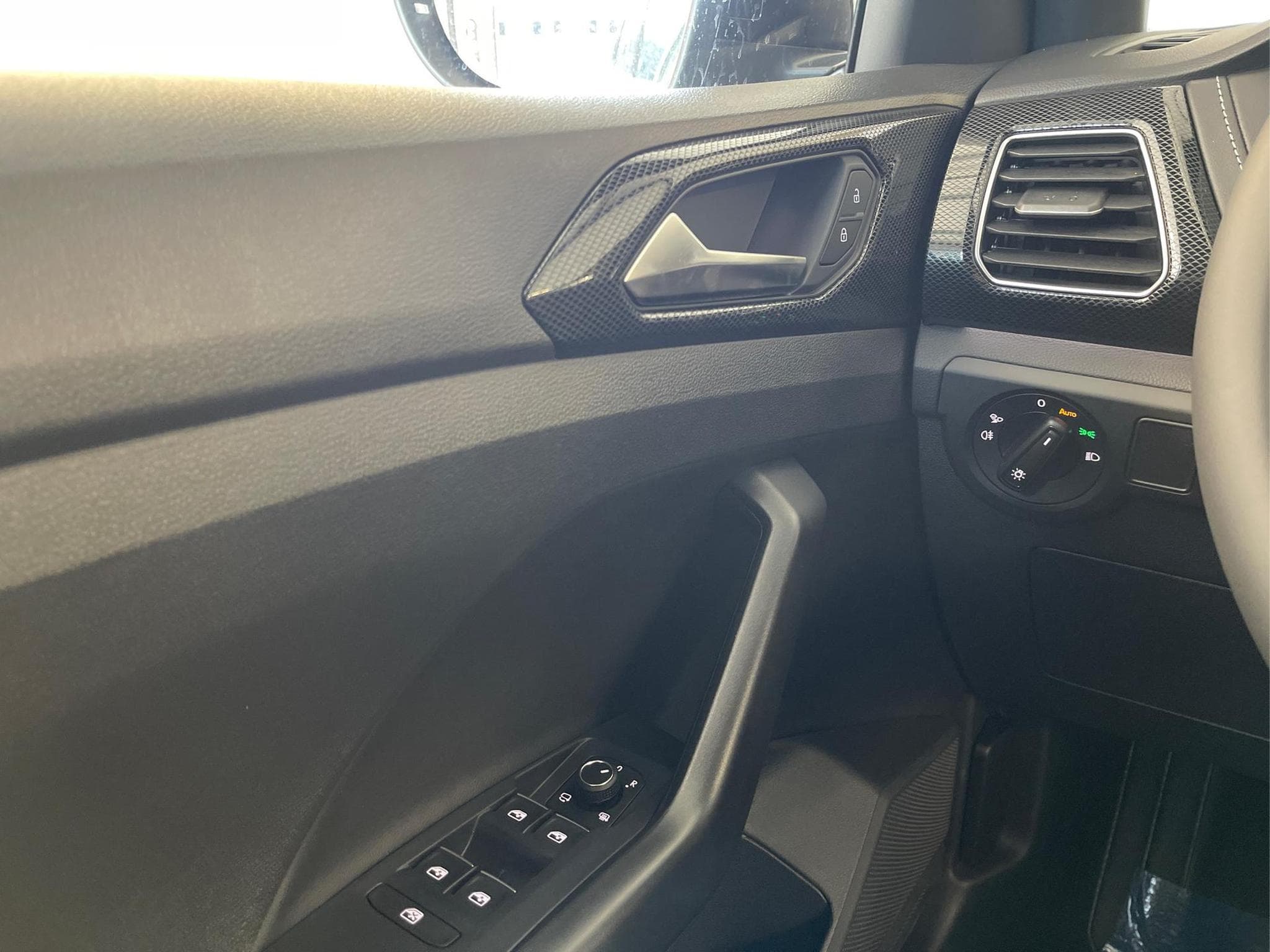 VW T-Cross R-Line (2026) - Photo 9