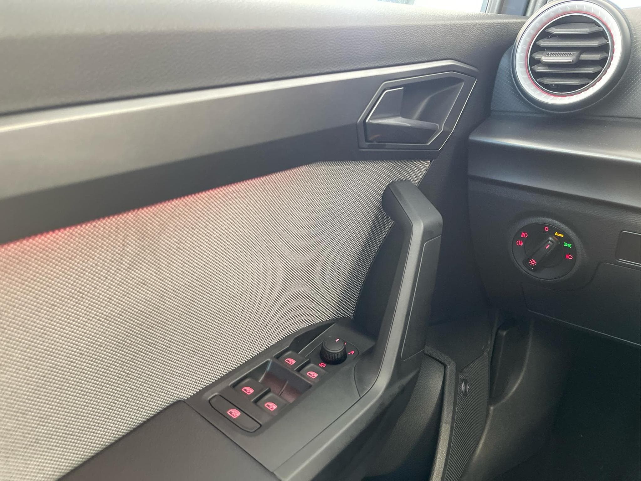 Seat Arona FR (2026) - Photo 9