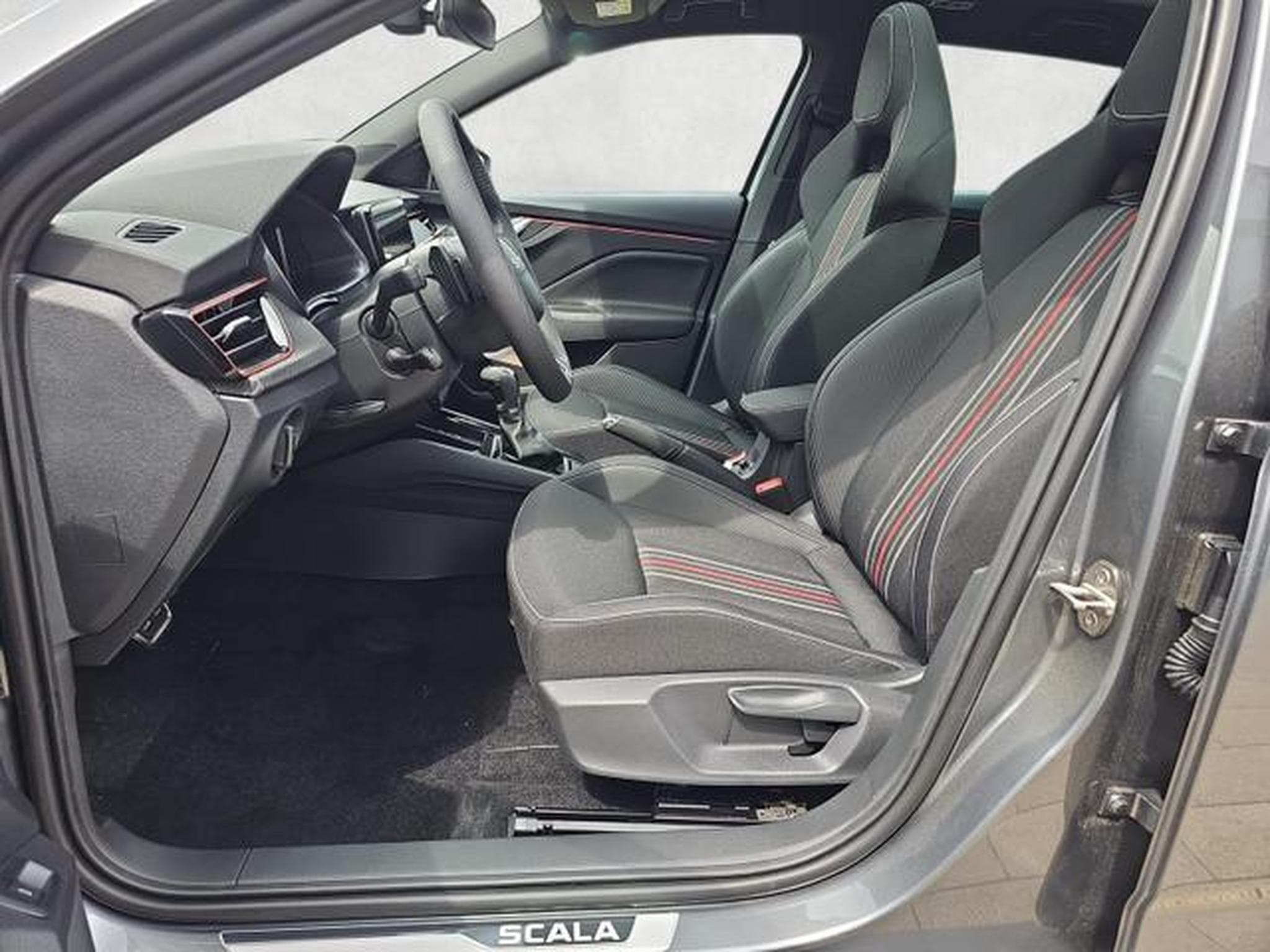 Skoda Scala Monte Carlo (2026) - Photo 9