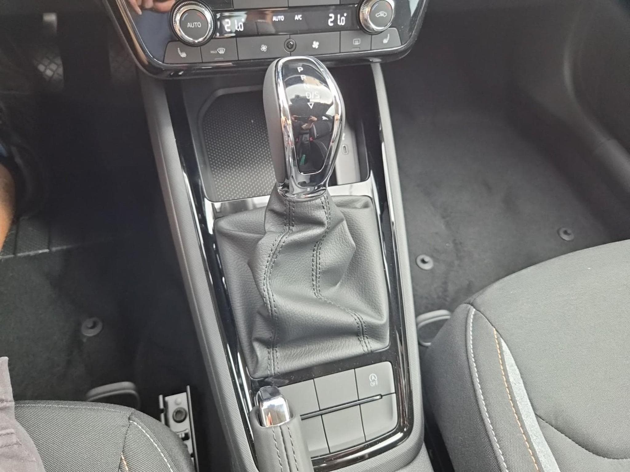 Skoda Scala 1.0 TSI 115PS (2026) - Foto 25