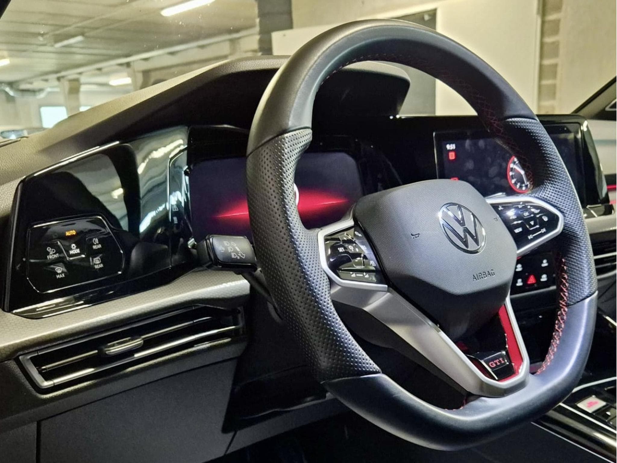 VW Golf GTI 2.0 TSI 300 CLUBSPORT BLACK STYLE HEAD UP HARMAN KARDON (2023) - Foto 12