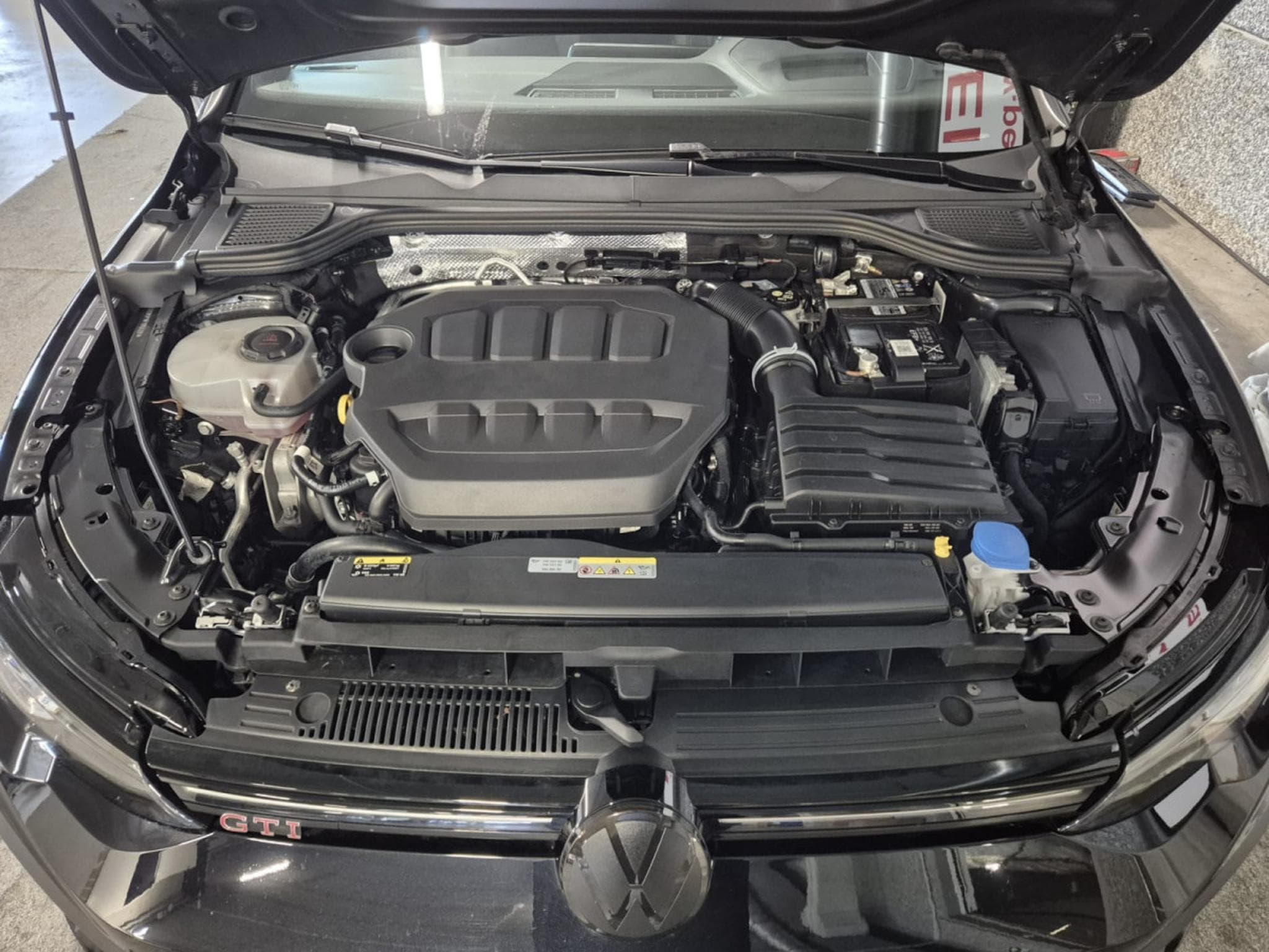 VW Golf GTI 2.0 TSI 300 CLUBSPORT BLACK STYLE HEAD UP HARMAN KARDON (2023) - Foto 14