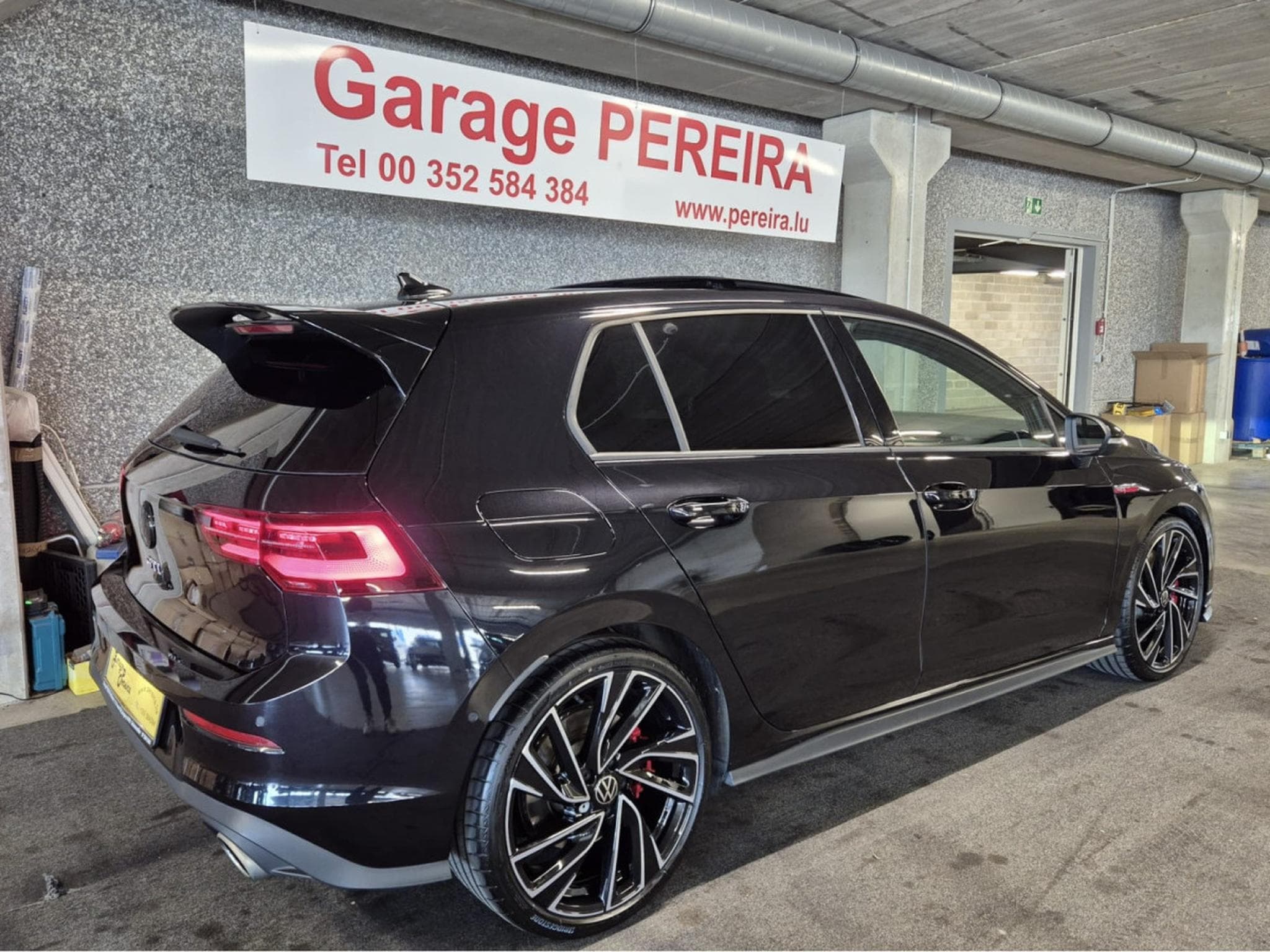 VW Golf GTI 2.0 TSI 300 CLUBSPORT BLACK STYLE HEAD UP HARMAN KARDON (2023) - Foto 2