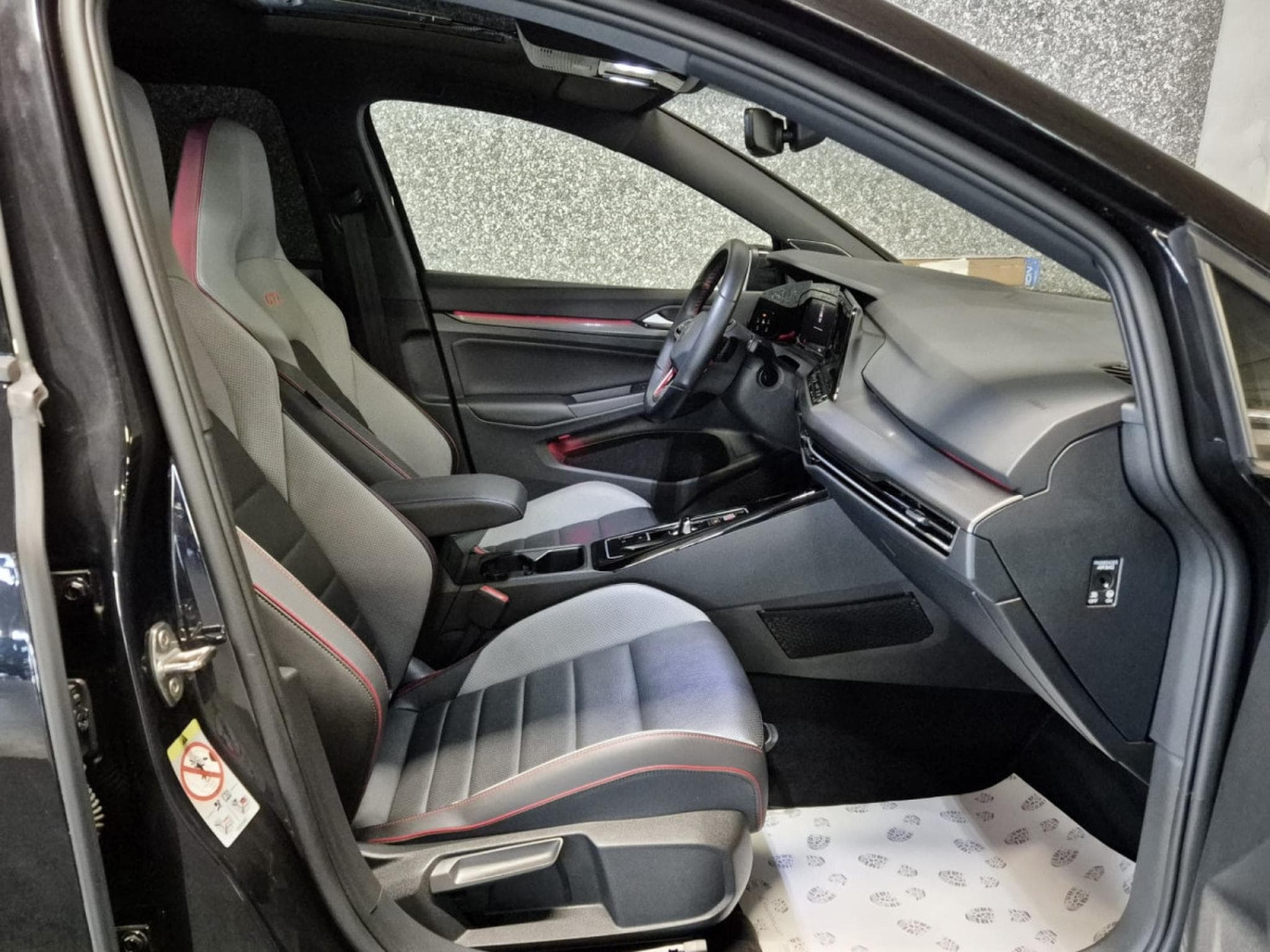 VW Golf GTI 2.0 TSI 300 CLUBSPORT BLACK STYLE HEAD UP HARMAN KARDON (2023) - Foto 4