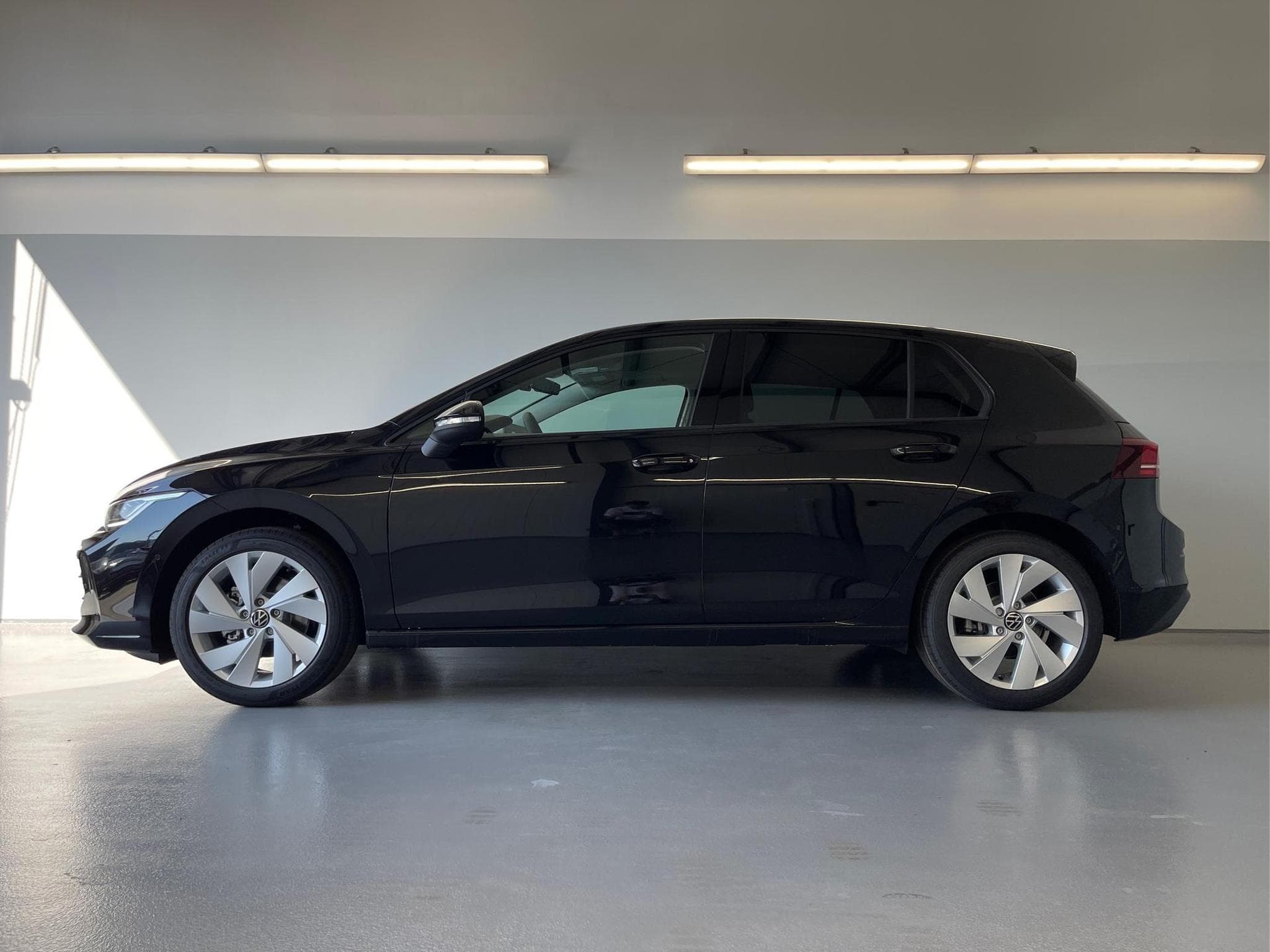 VW Golf LIFE (2026) - Photo 3