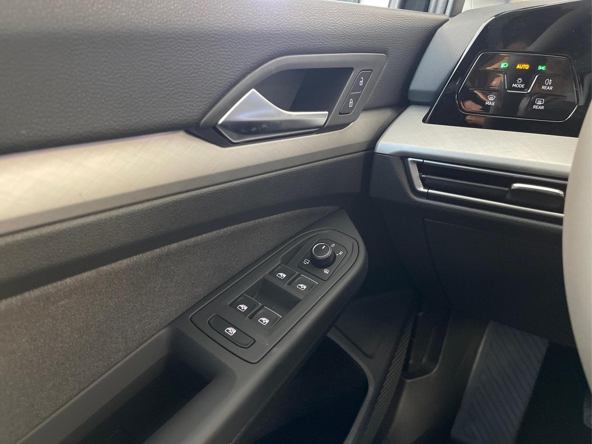 VW Golf LIFE (2026) - Photo 9