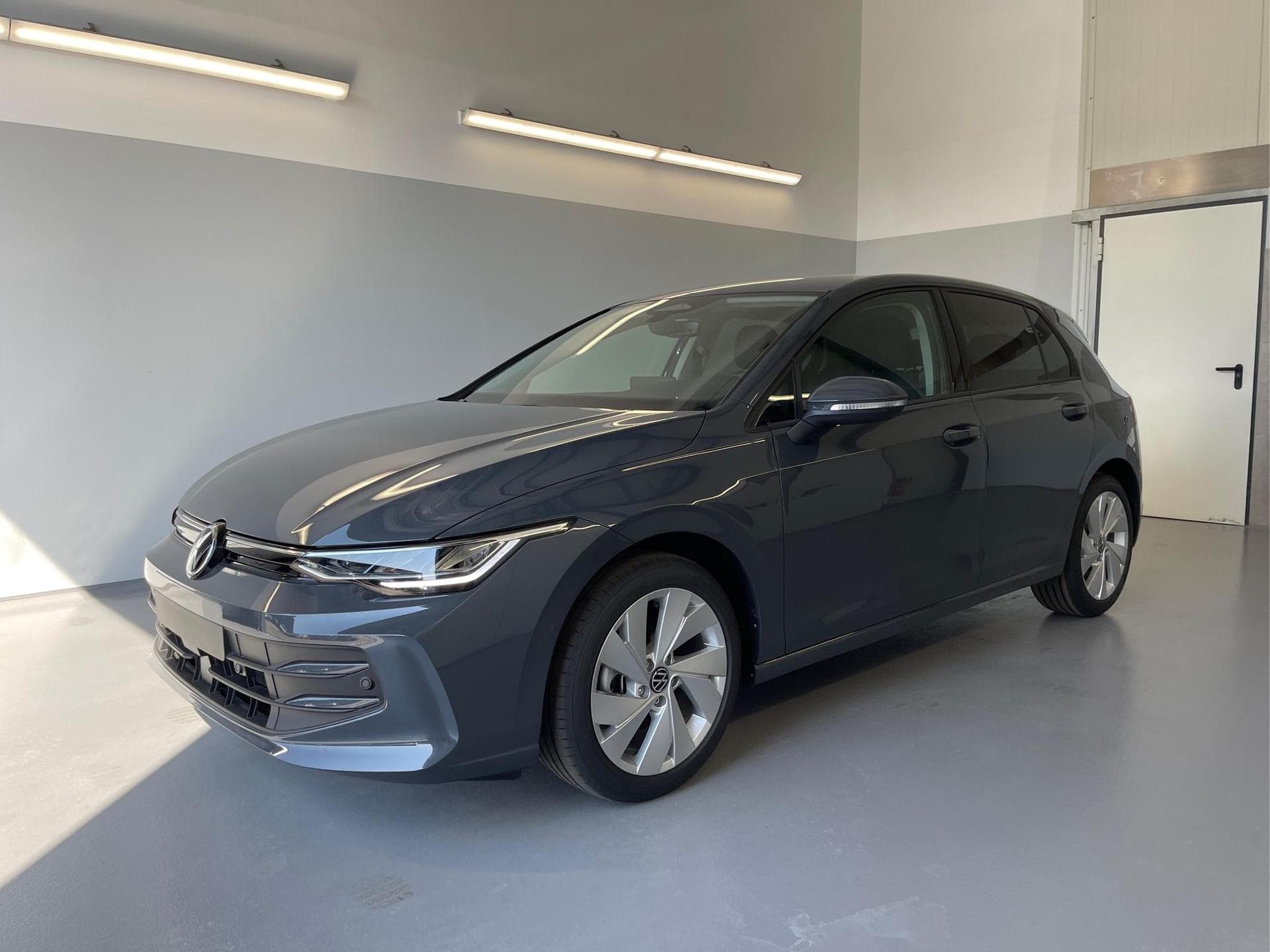 VW Golf LIFE (2026) - Photo 1