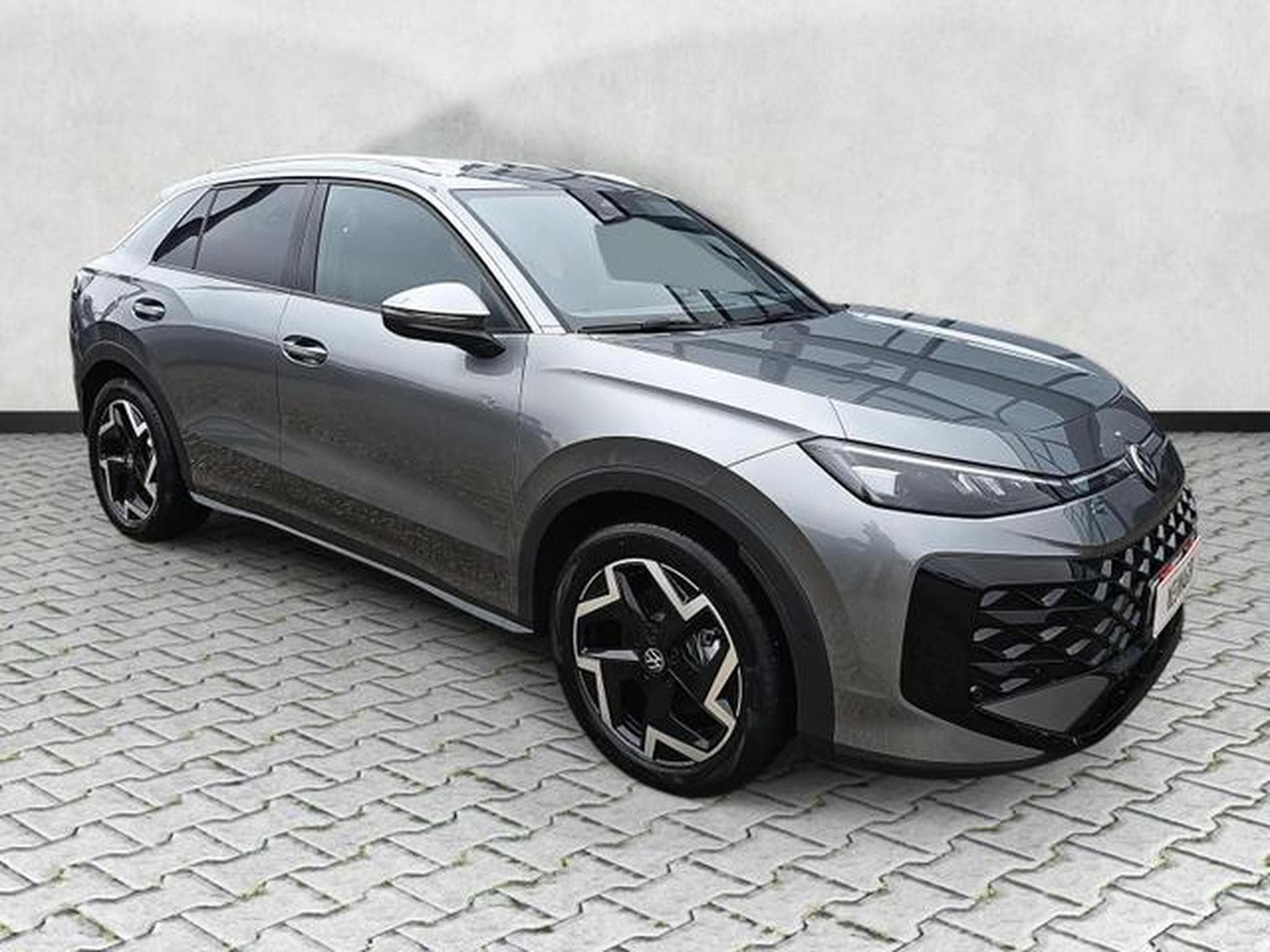 VW T-Roc 1.5 eTSI 110 kW R-Line (2026) - Photo 1