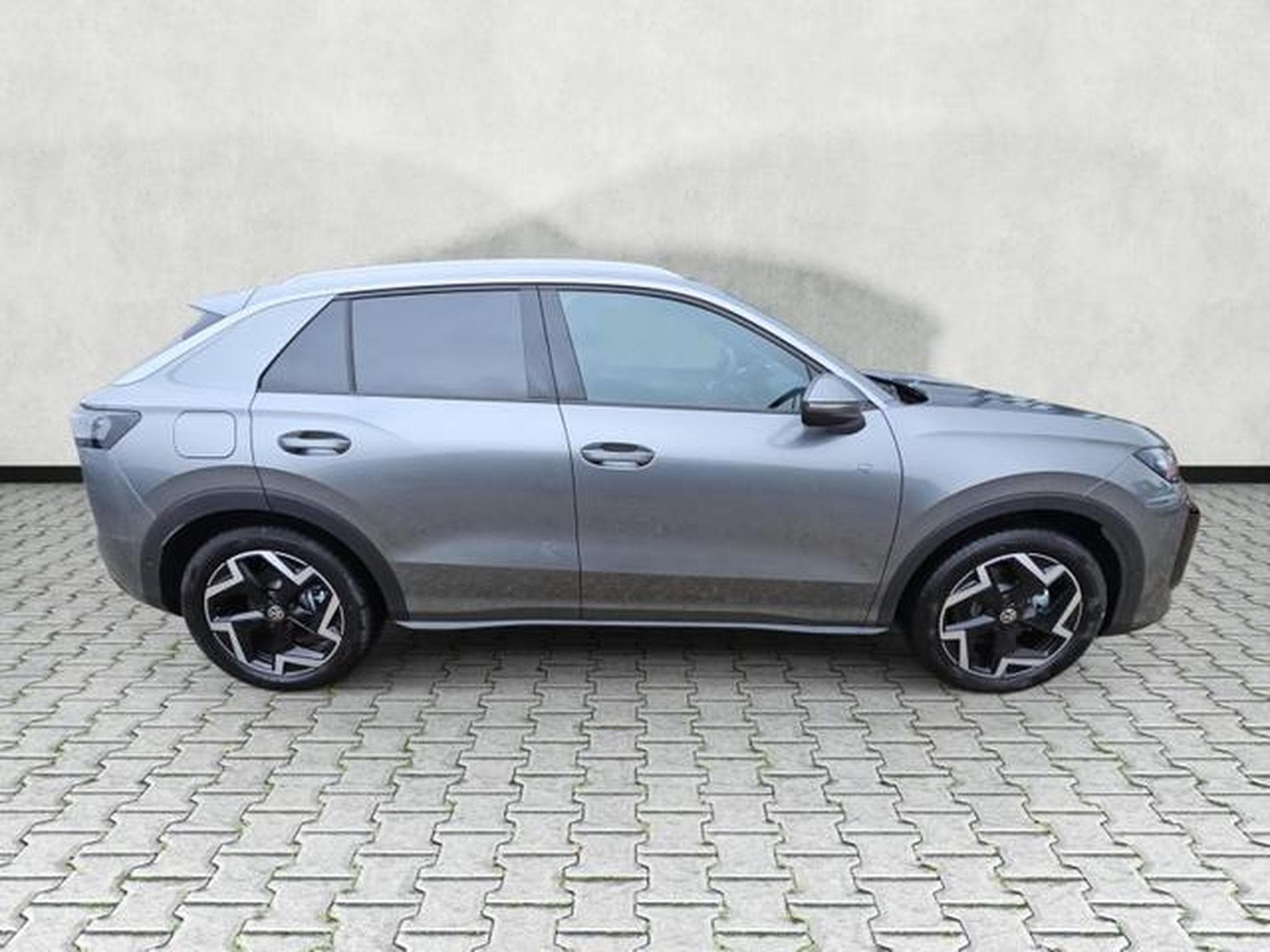 VW T-Roc 1.5 eTSI 110 kW R-Line (2026) - Photo 8