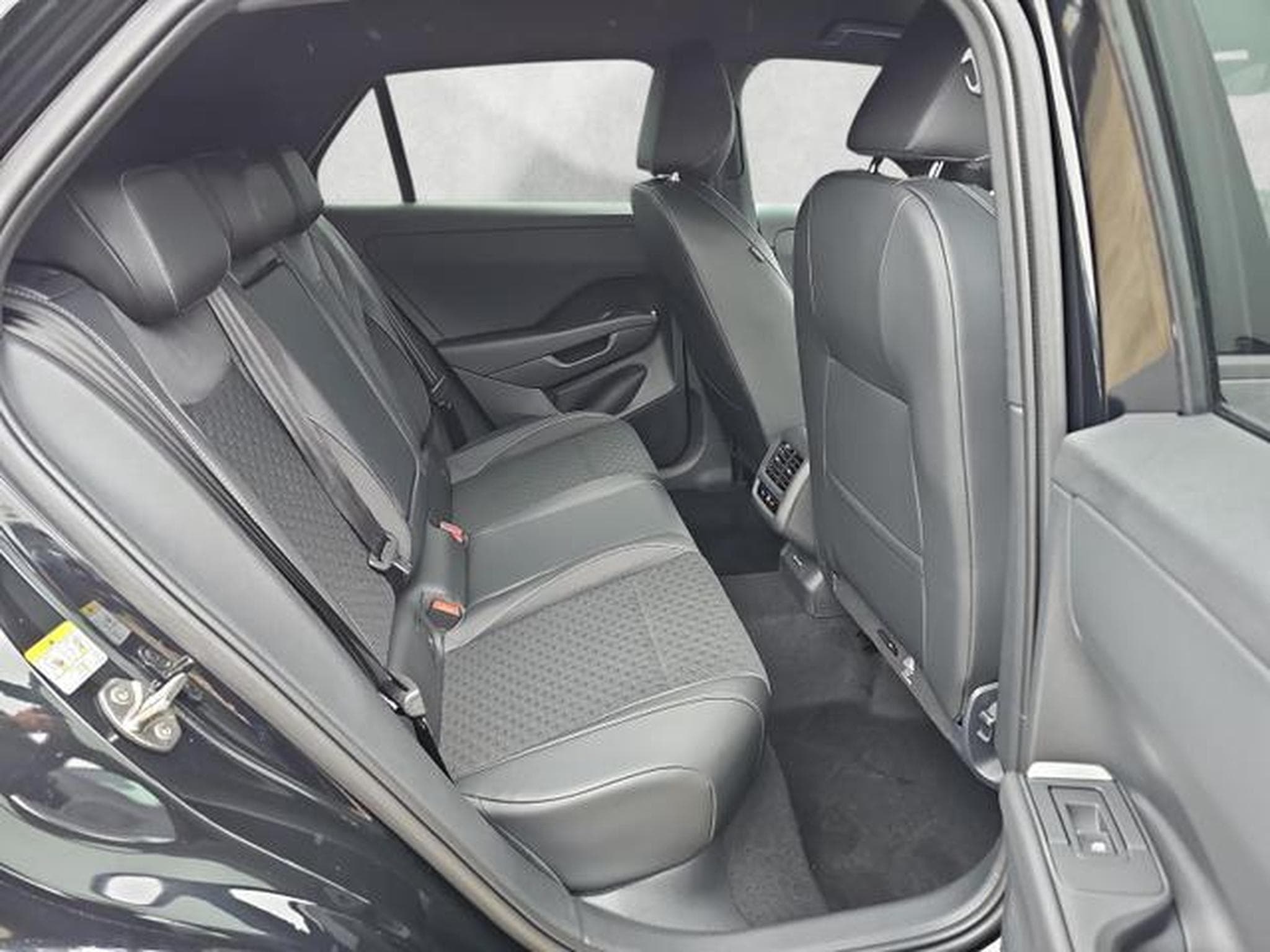 VW T-Roc 1.5 eTSI 110 kW R-Line (2026) - Photo 13