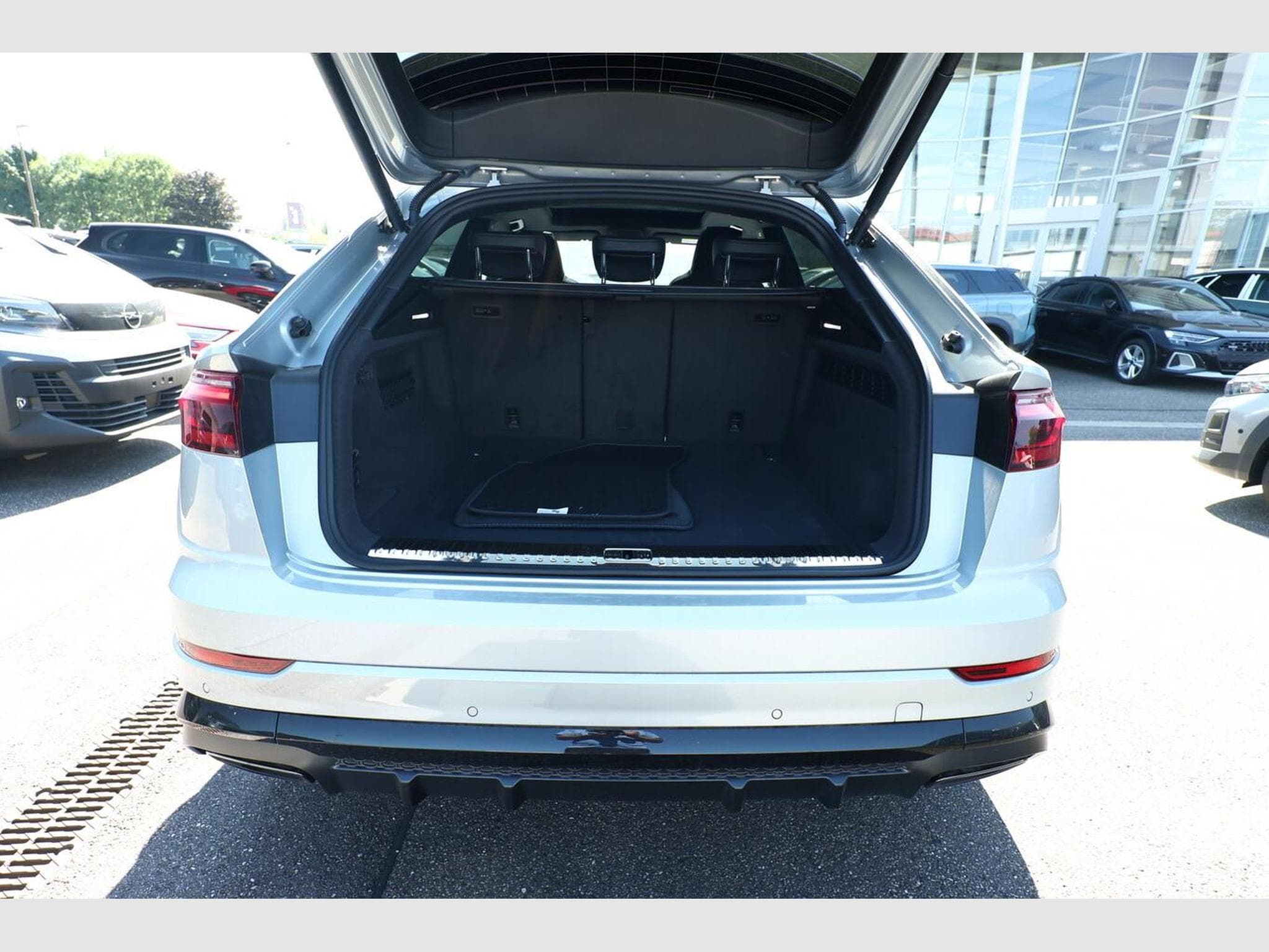 Audi Q8 S line (2026) - Photo 11