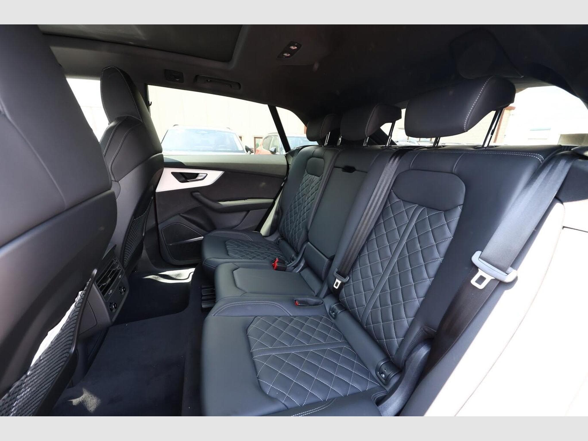 Audi Q8 S line (2026) - Photo 10