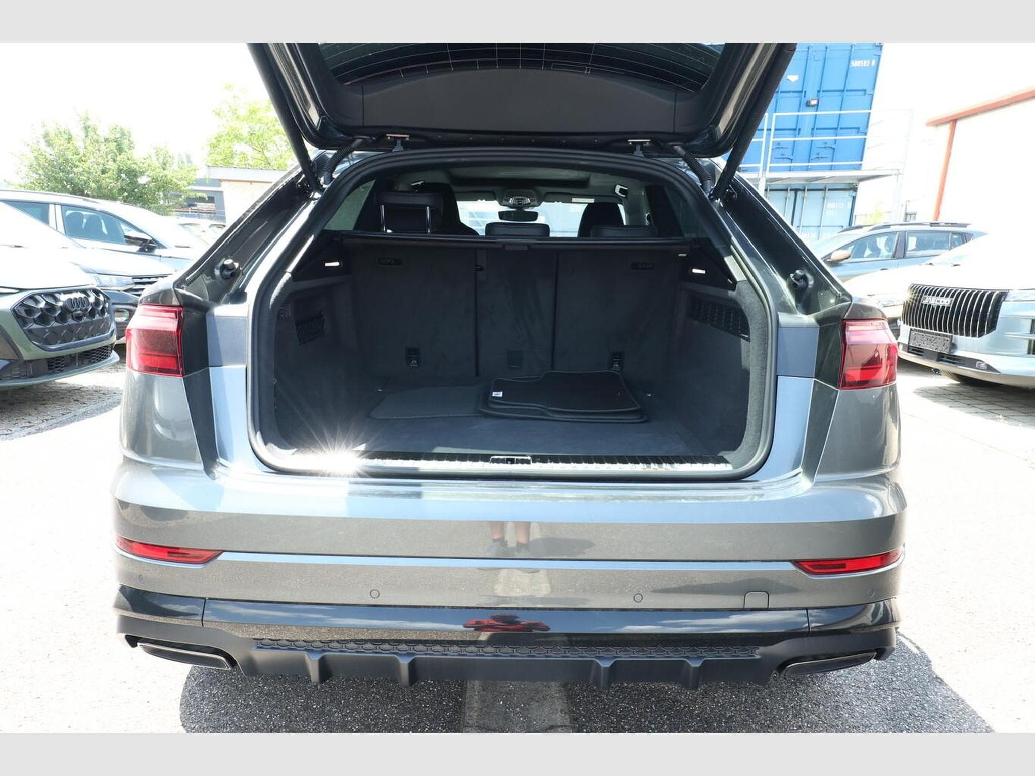 Audi Q8 S line (2026) - Photo 11
