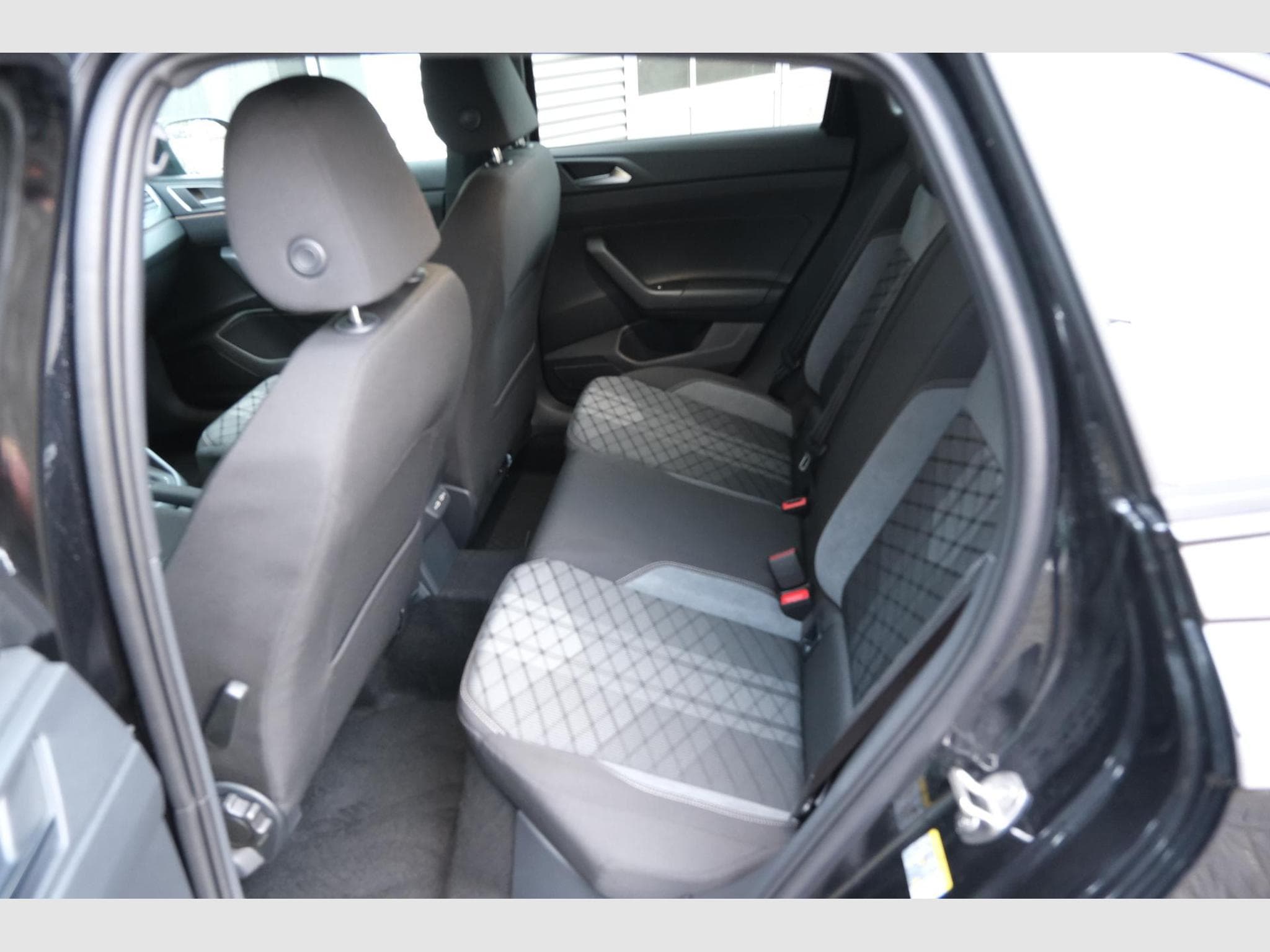 VW Taigo 1.5 TSI DSG (2026) - Photo 8