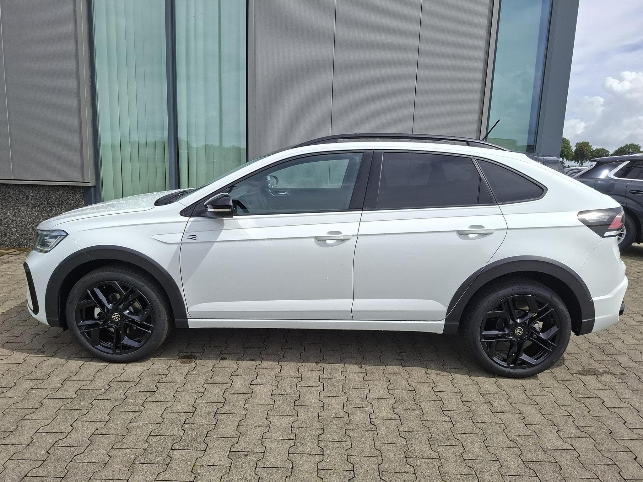 VW Taigo R-Line Limited (2026) - Photo 2