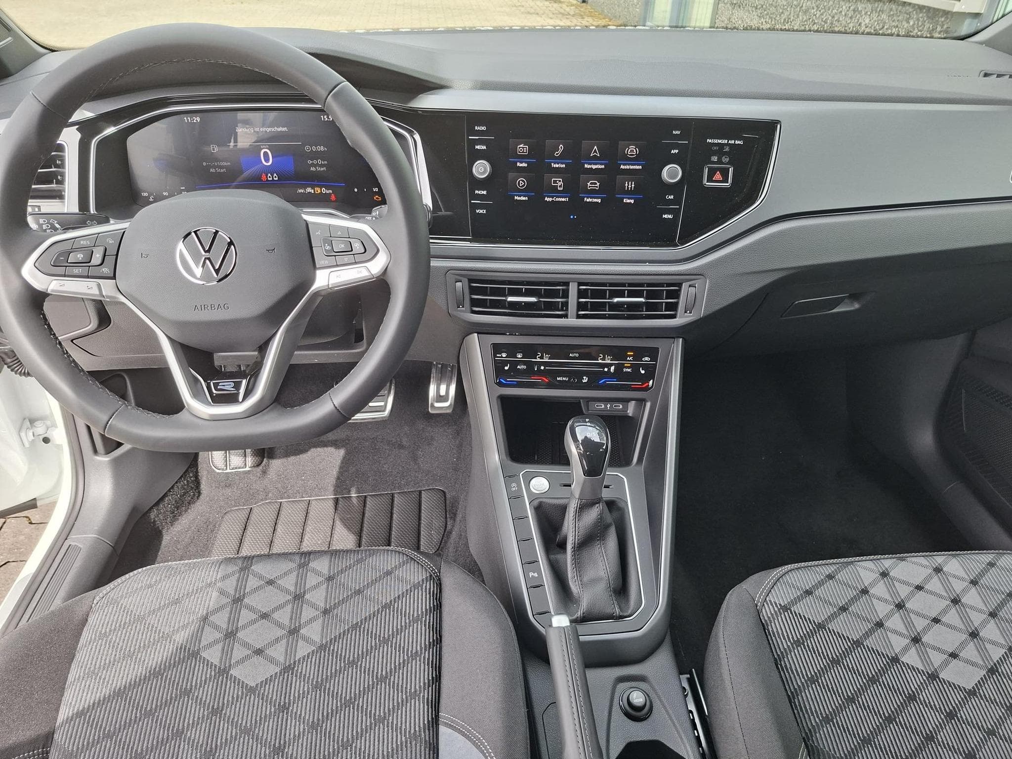VW Taigo R-Line Limited (2026) - Photo 7
