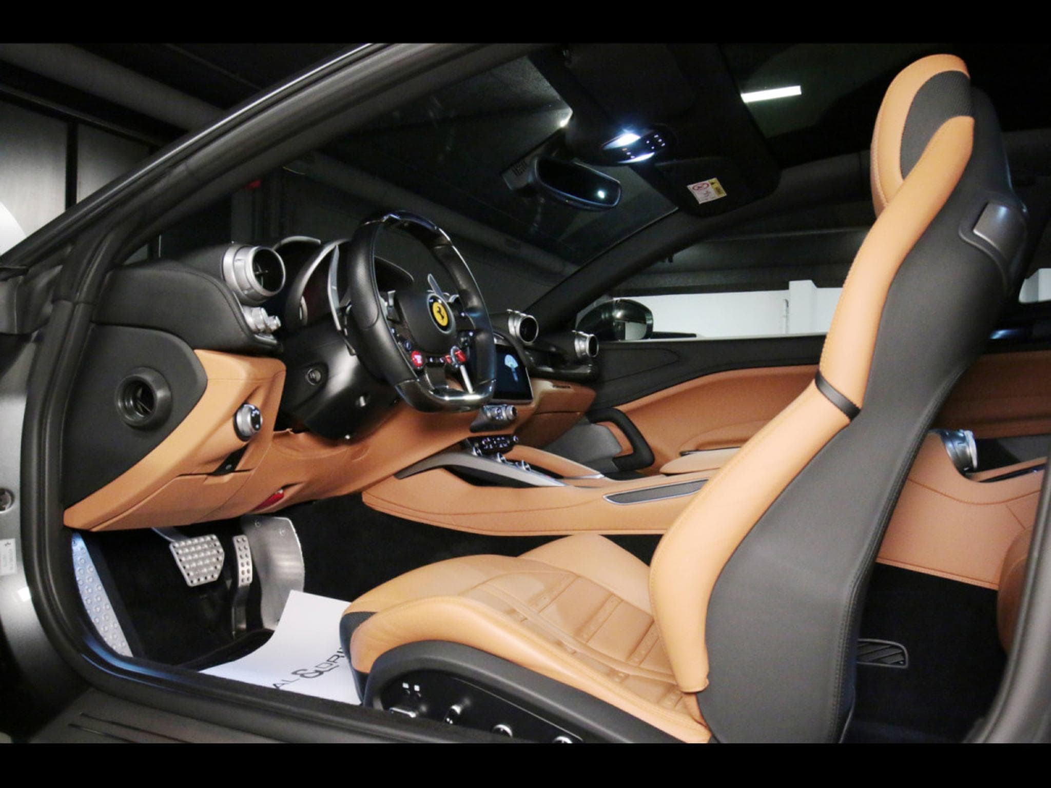 Ferrari GTC4 Lusso V8 T 3.9 (611 CH) – GRIGIO SILVERSTONE (2018) - Photo 13
