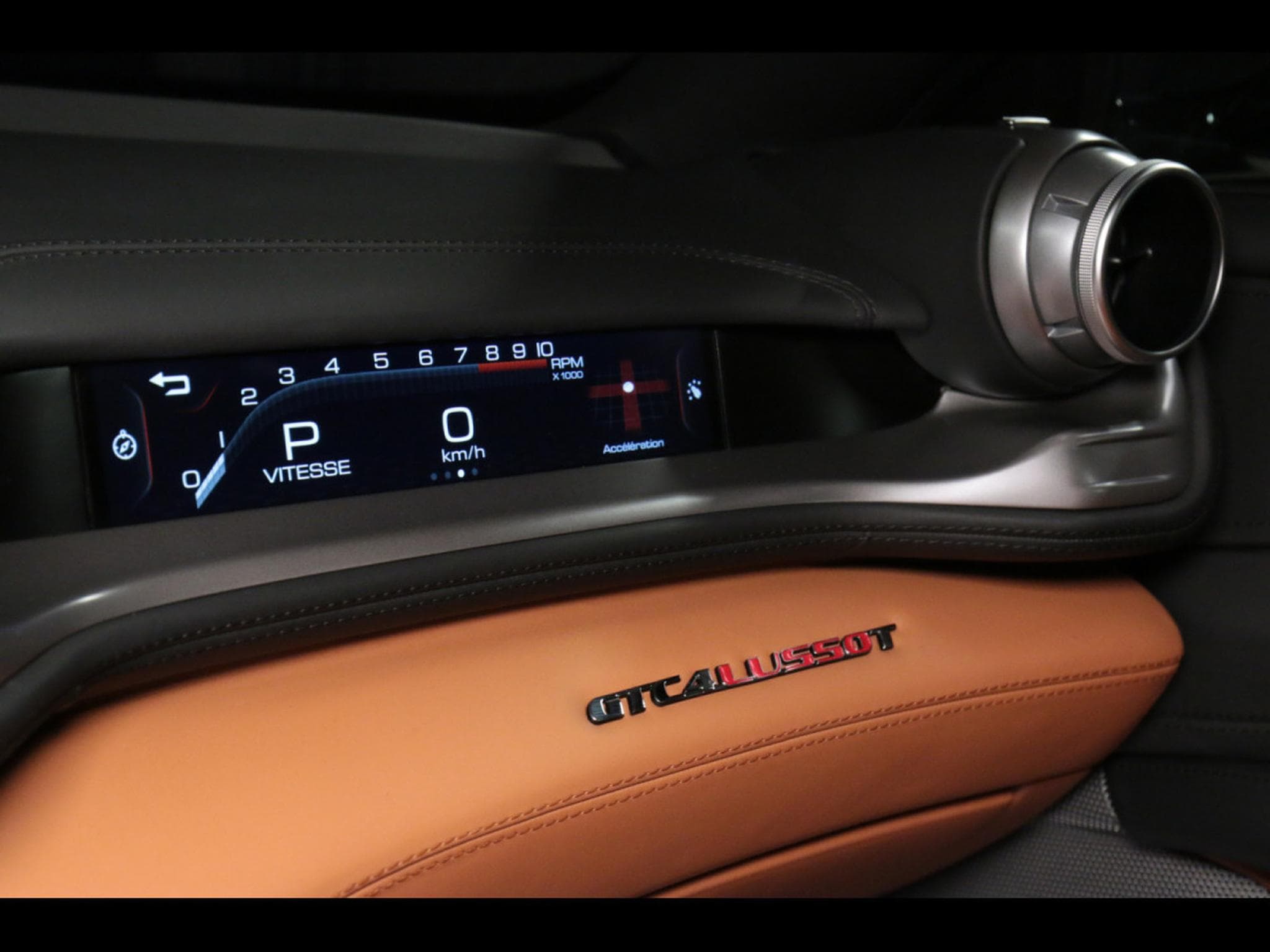 Ferrari GTC4 Lusso V8 T 3.9 (611 CH) – GRIGIO SILVERSTONE (2018) - Photo 14