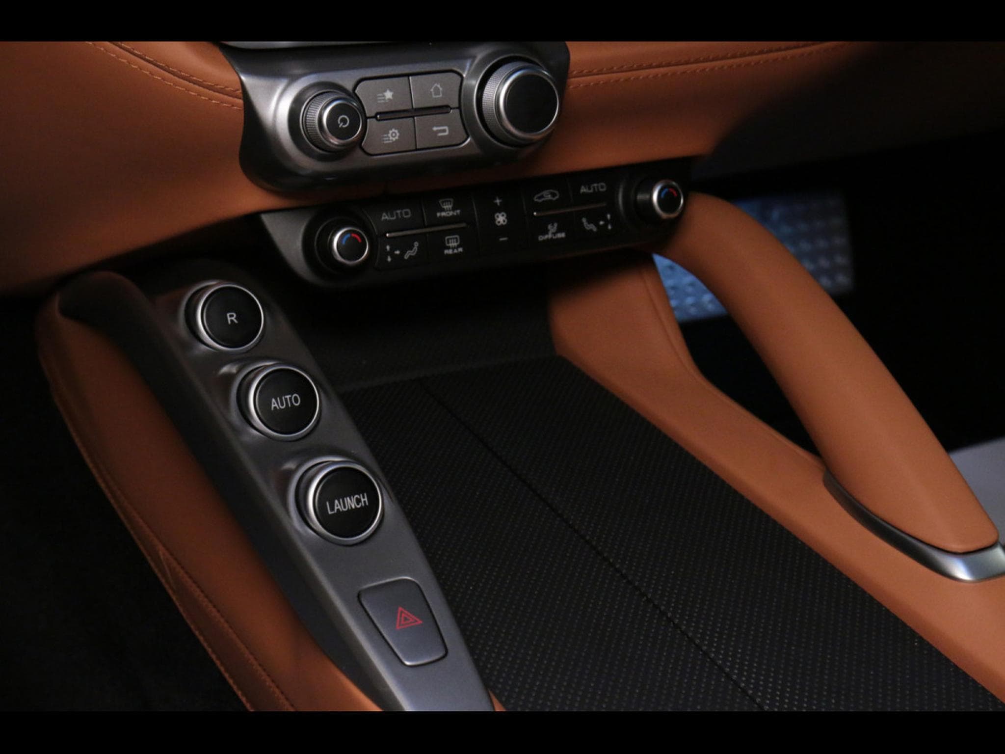 Ferrari GTC4 Lusso V8 T 3.9 (611 CH) – GRIGIO SILVERSTONE (2018) - Photo 22