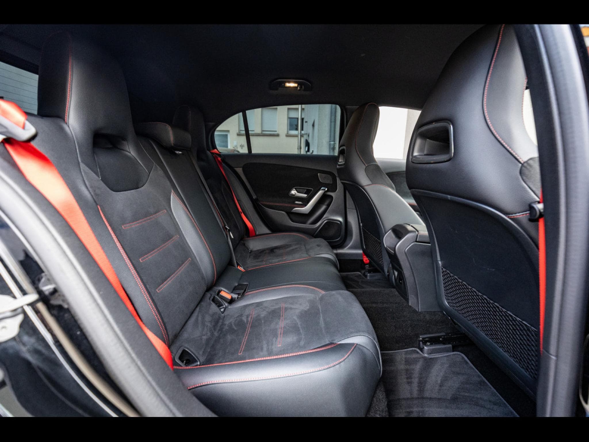 Mercedes A 35 AMG 4M+°KOSMOS BLACK (2021) - Photo 13