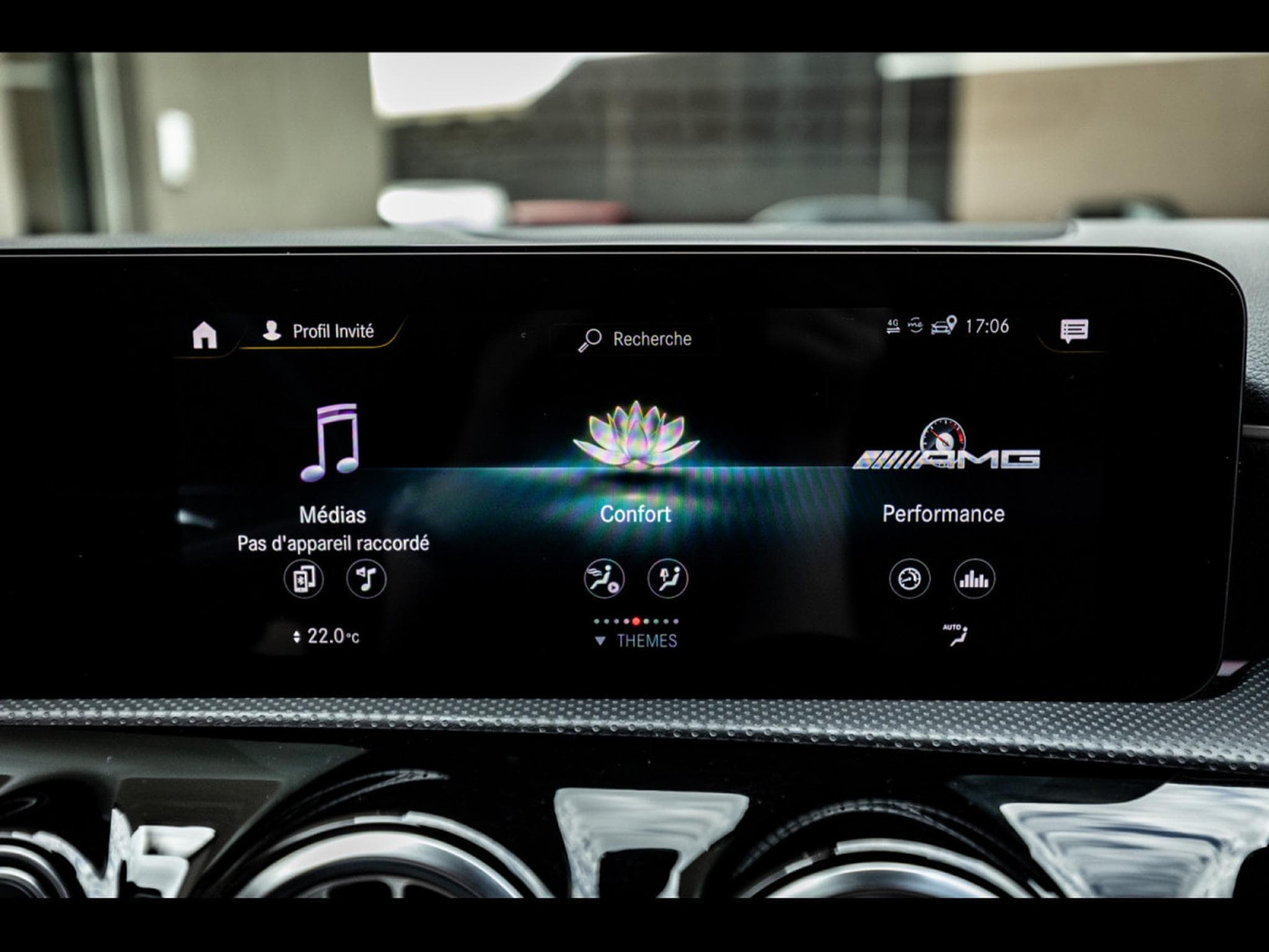 Mercedes A 35 AMG 4M+°KOSMOS BLACK (2021) - Photo 24